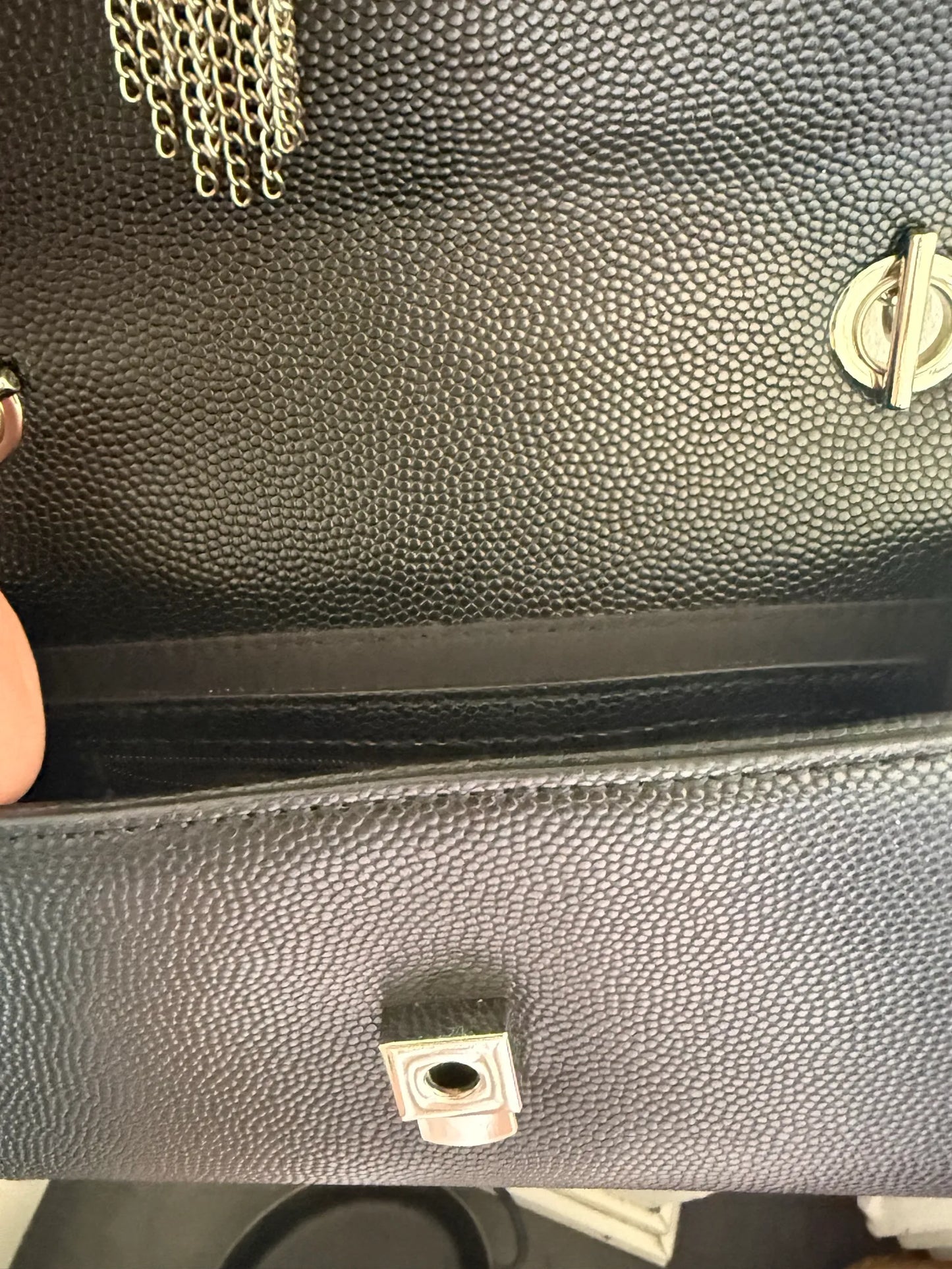Valentino-axelremsväska NWOT