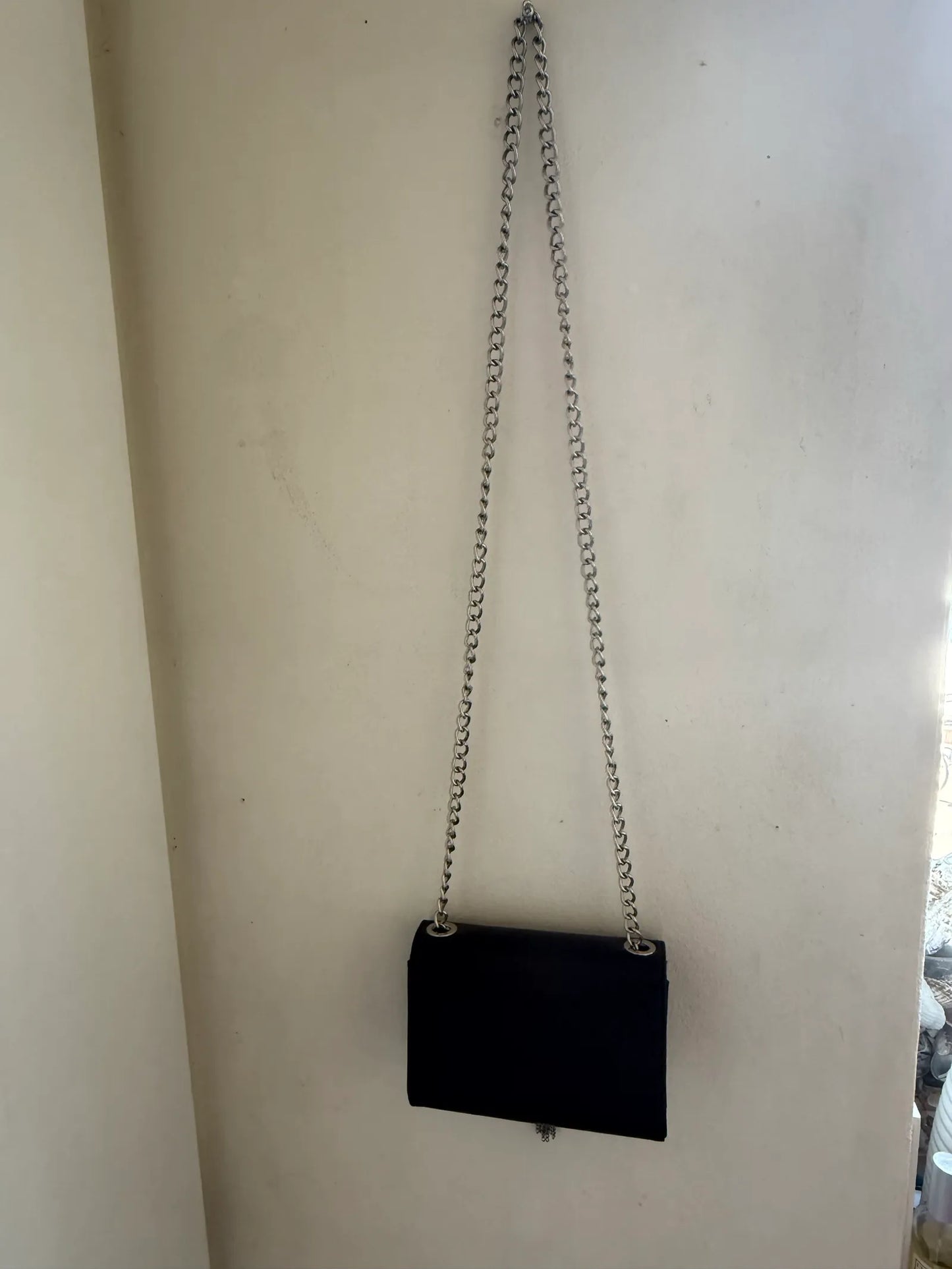 Valentino-axelremsväska NWOT