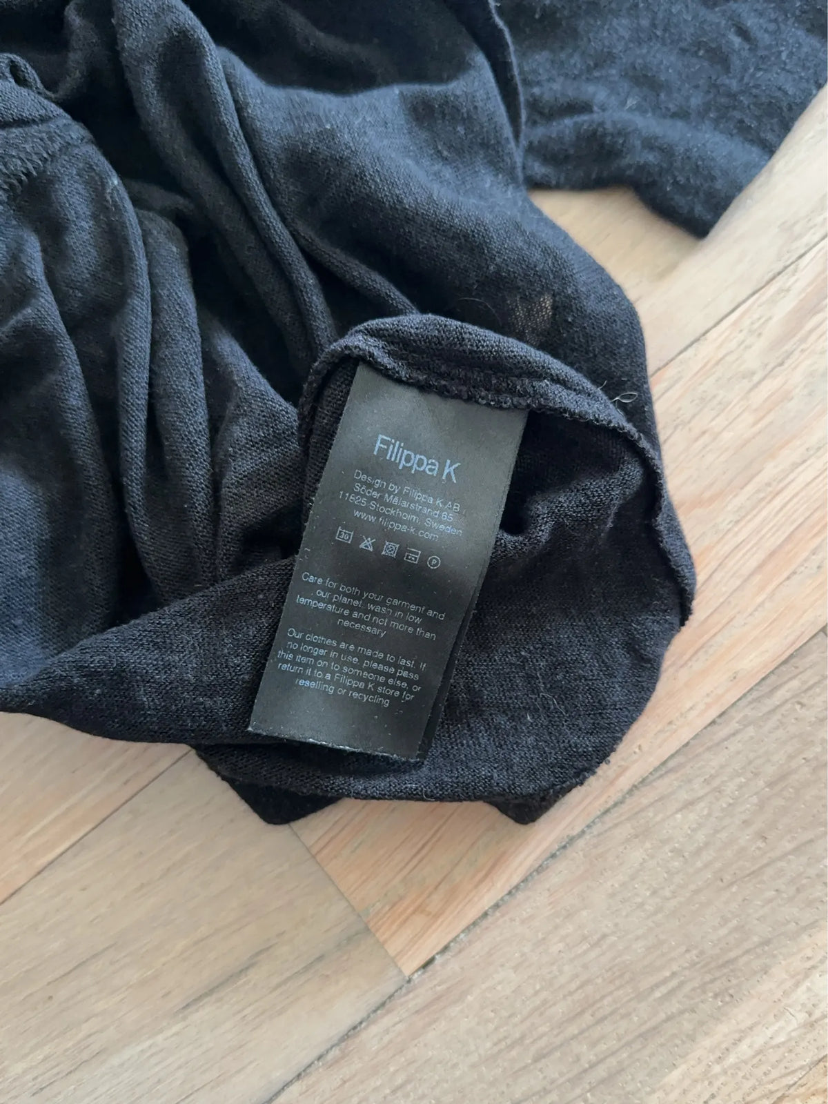 Filippa K-linnet-shirt