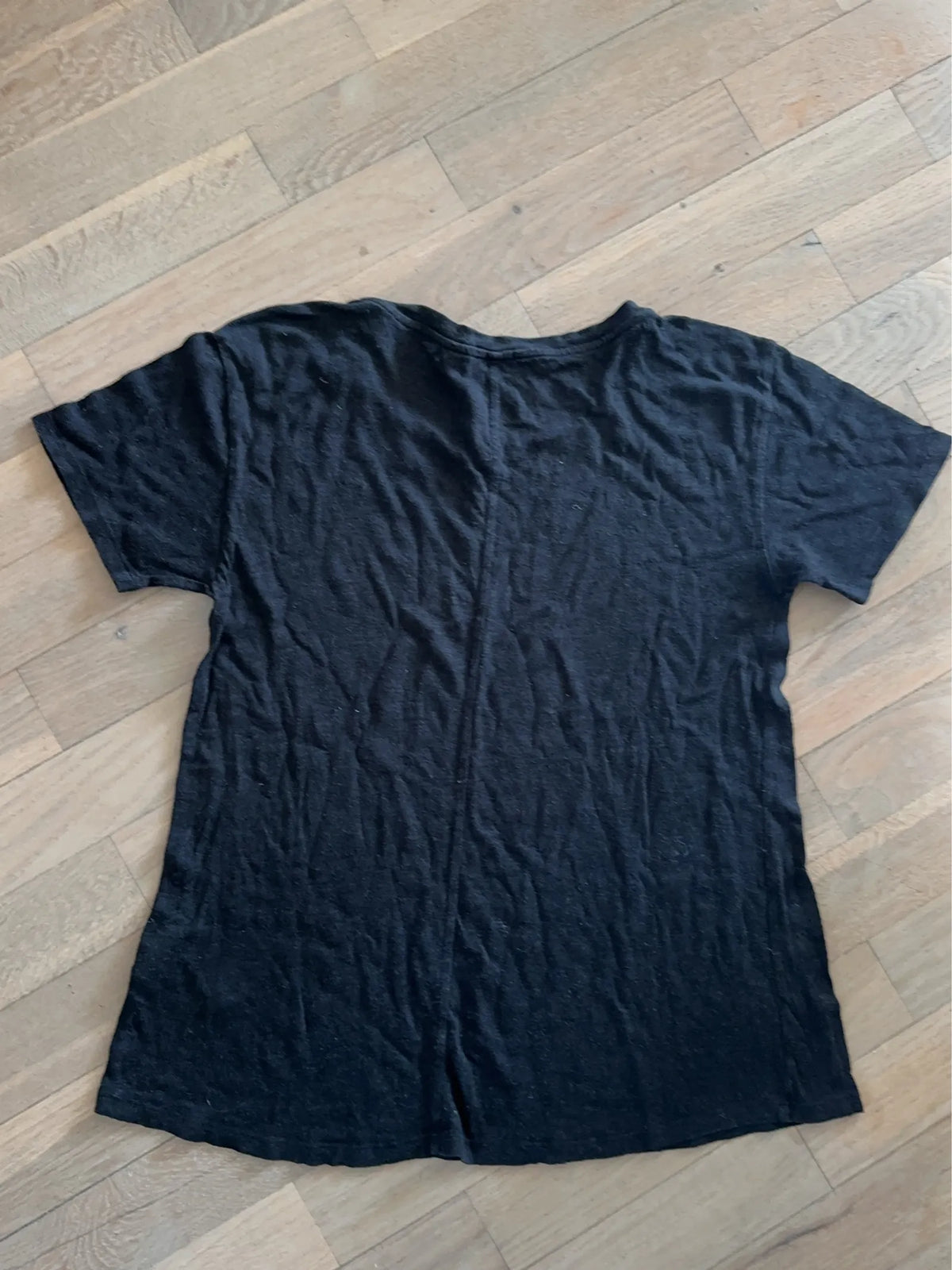 Filippa K-linnet-shirt
