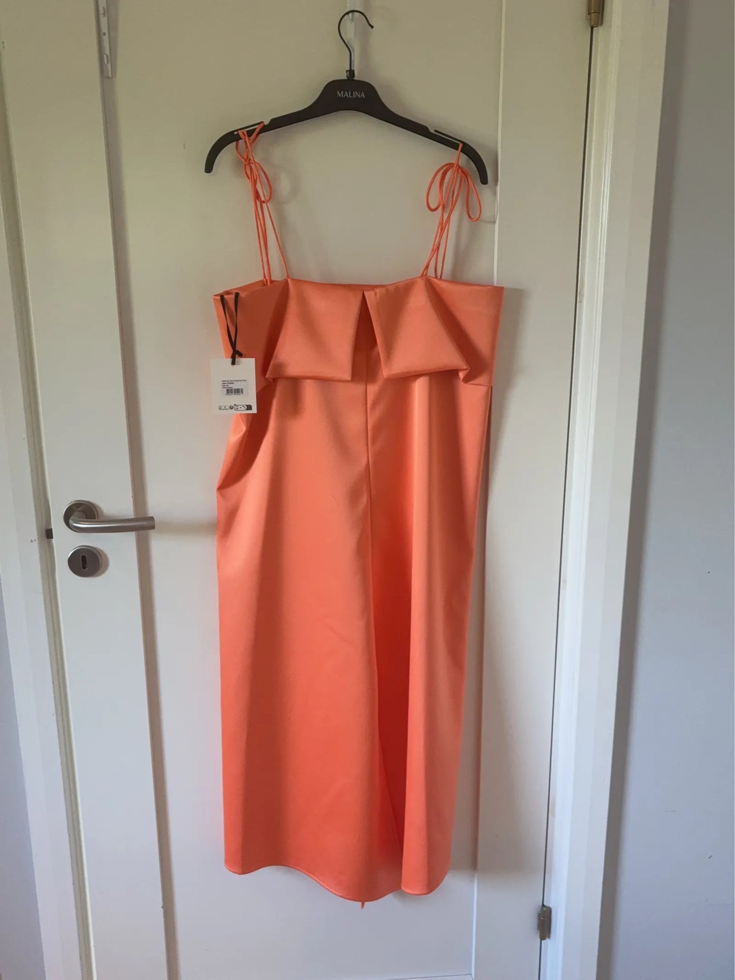 Malina Mette Open Back Strappy Midi-klänning NWT