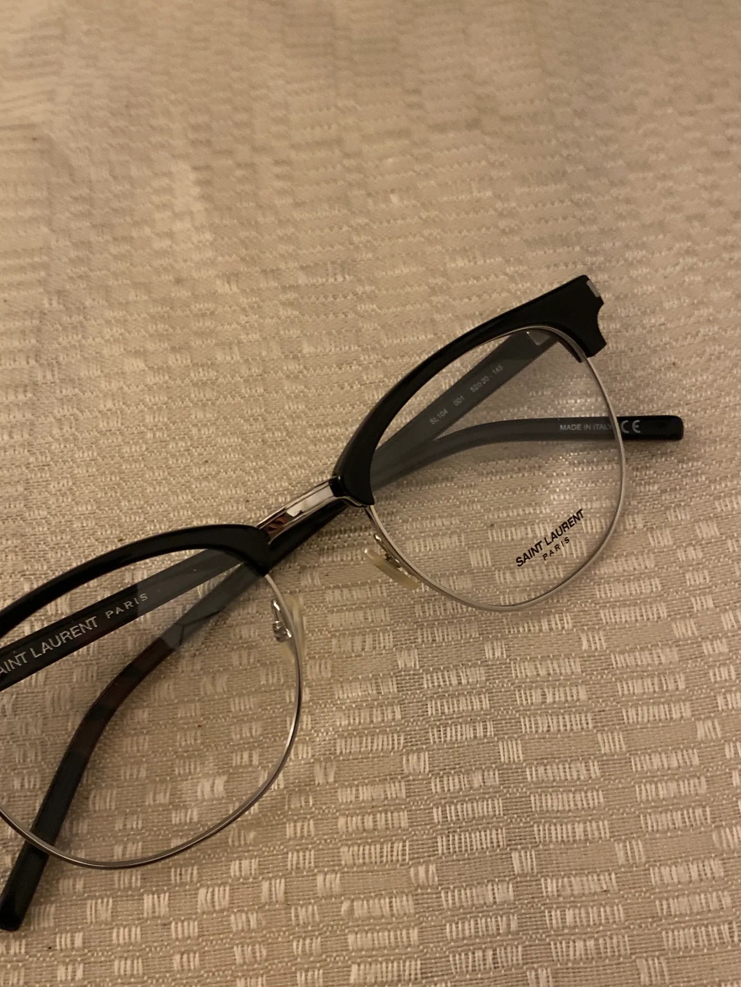 Saint Laurent-glasögon NWOT