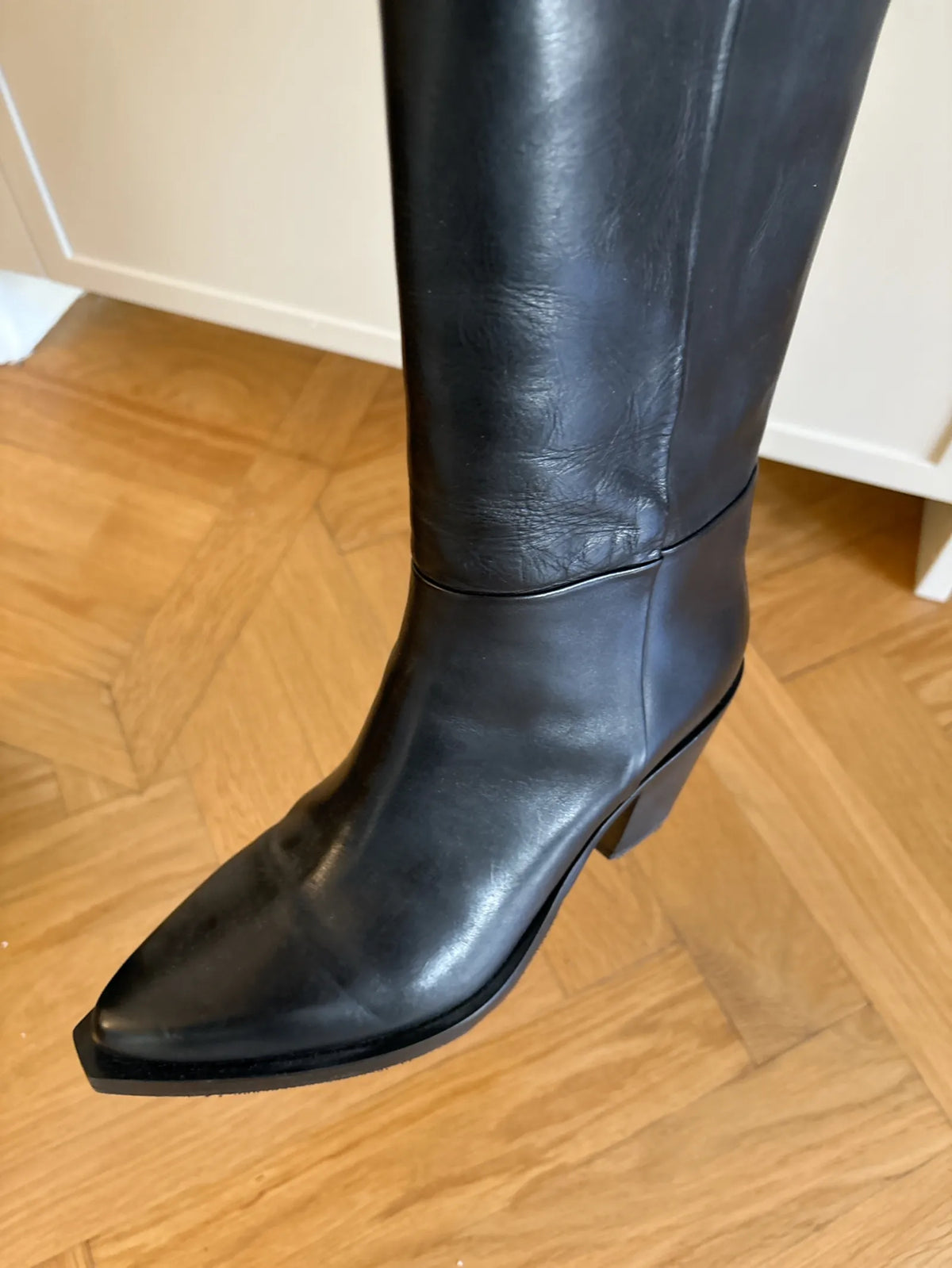 Arket-skinnboots