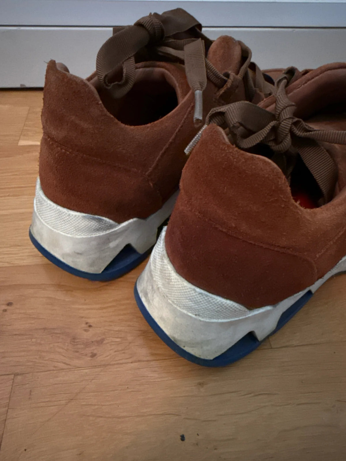 Blankens The Maria Cinnamon Suede-sneakers