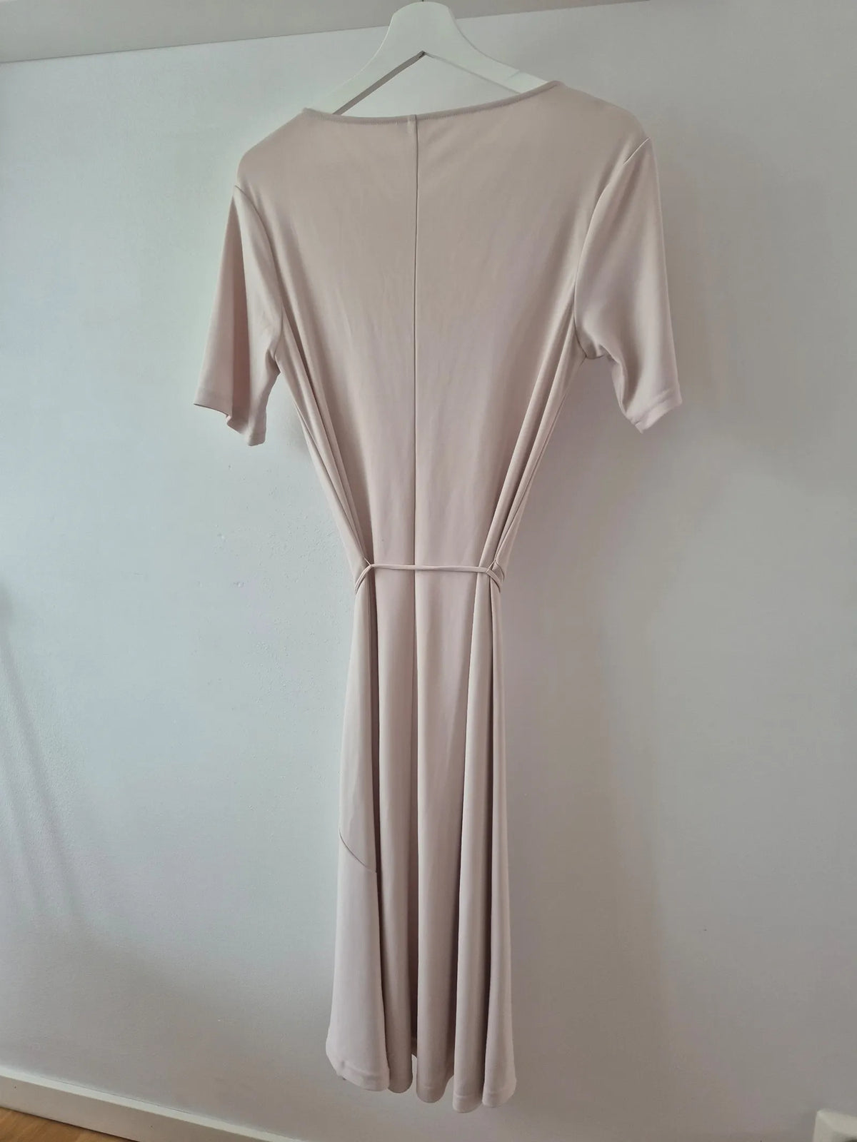 Filippa K-klänning