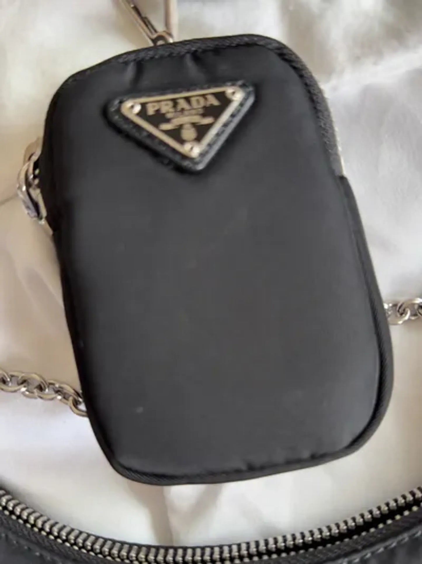 Prada Re-edition 2005 – 1bh204 Nero-axelremsväska NWOT