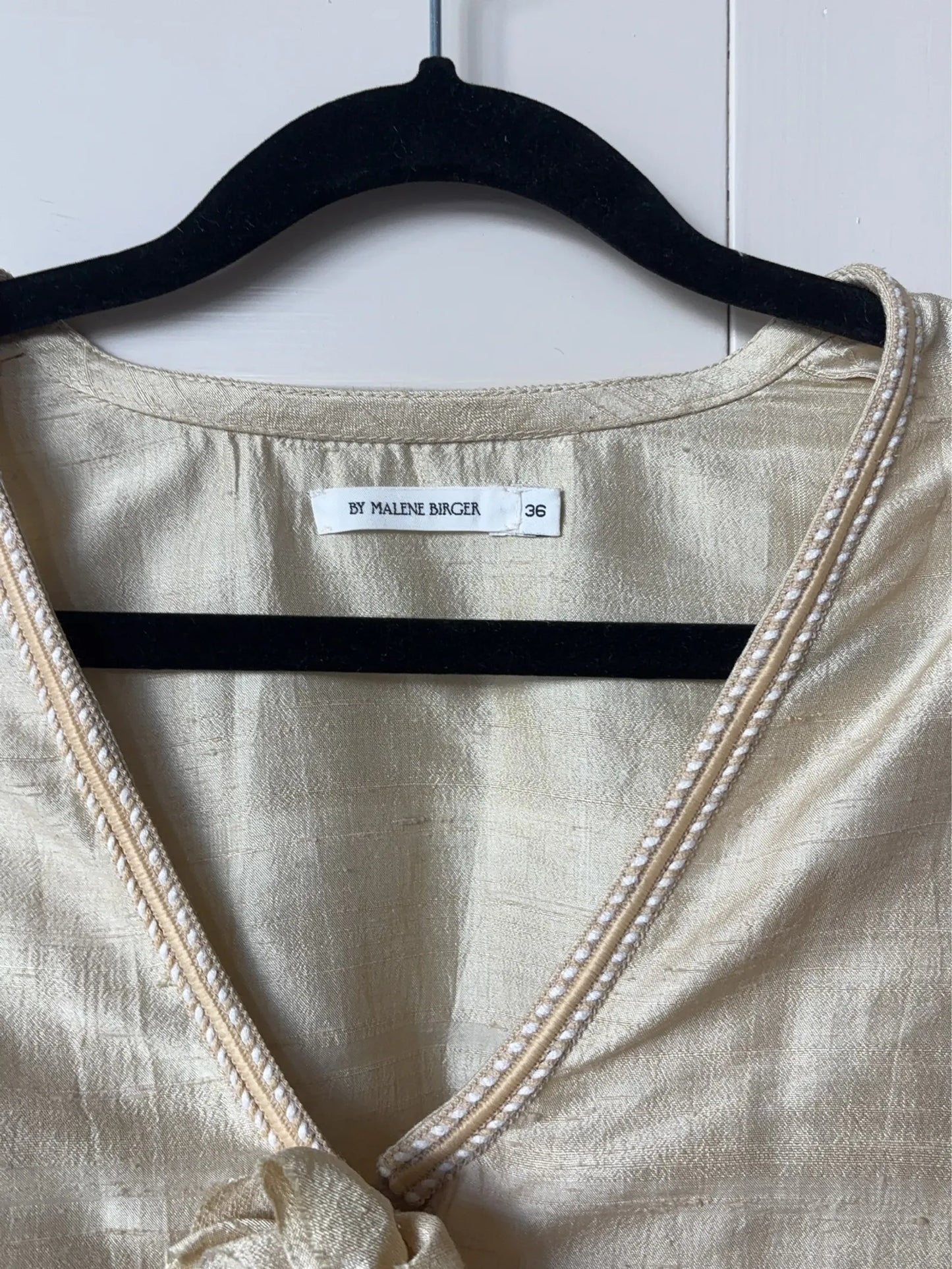 By Malene Birger Mineas-sidenblus