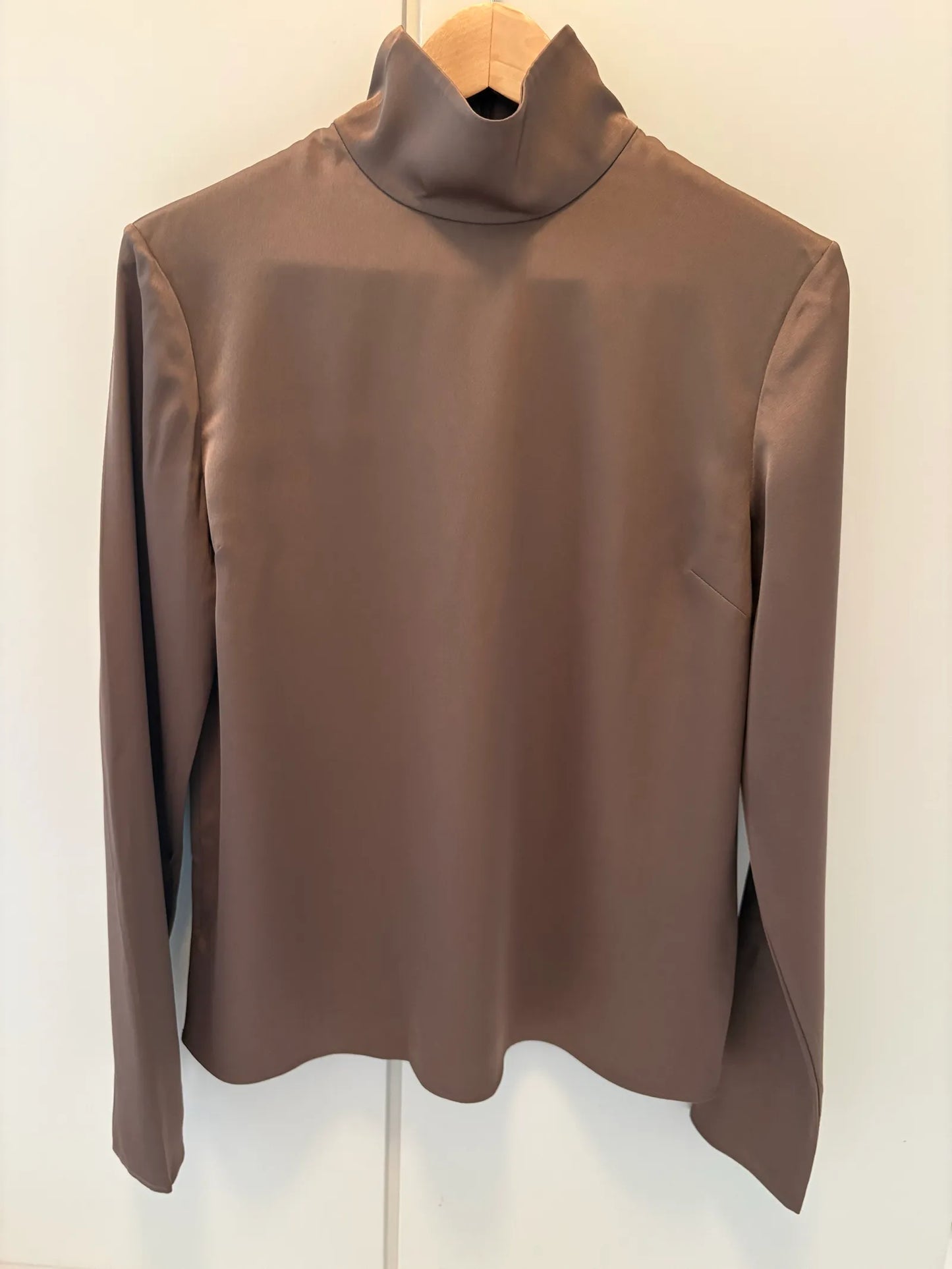 Filippa K Turtleneck Satin-blus NWOT
