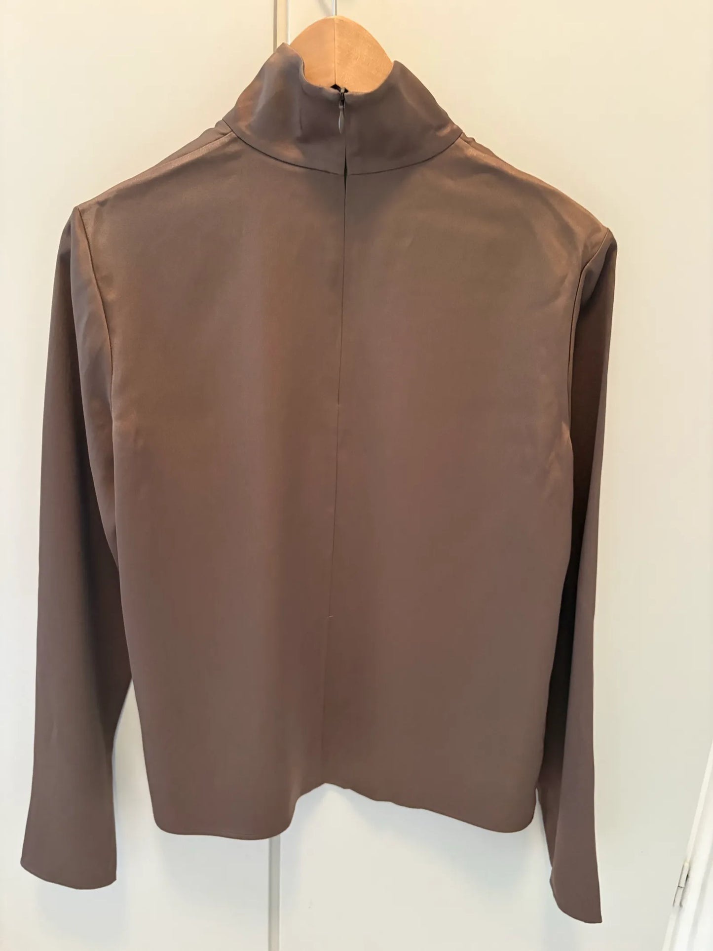Filippa K Turtleneck Satin-blus NWOT
