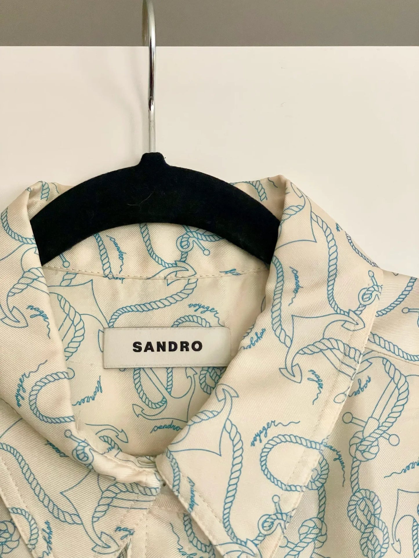 Sandro-sidenskjorta NWOT