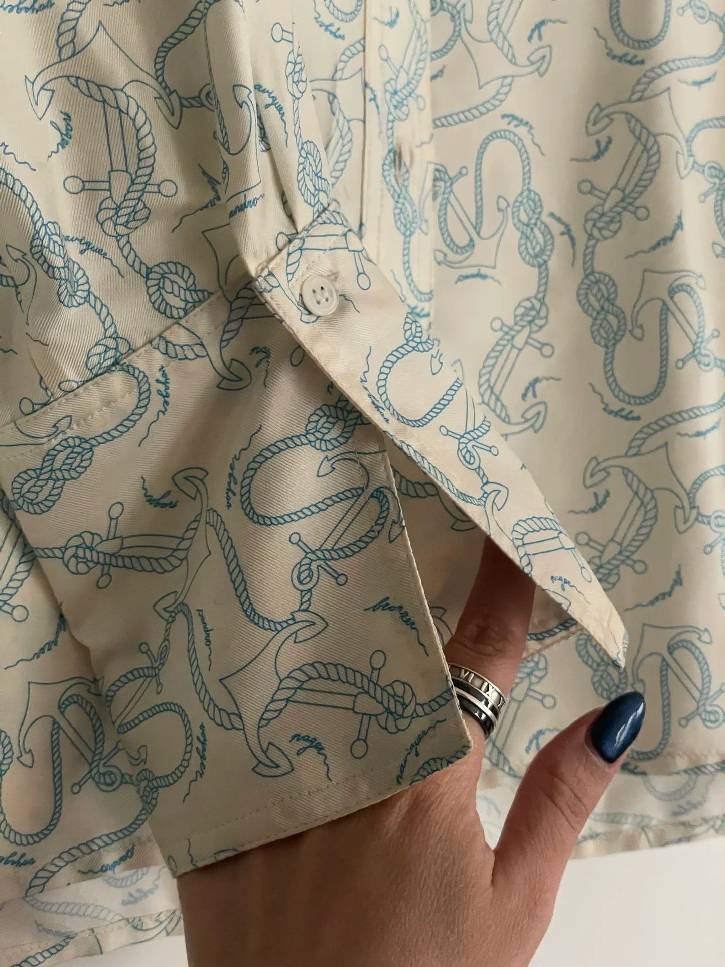 Sandro-sidenskjorta NWOT