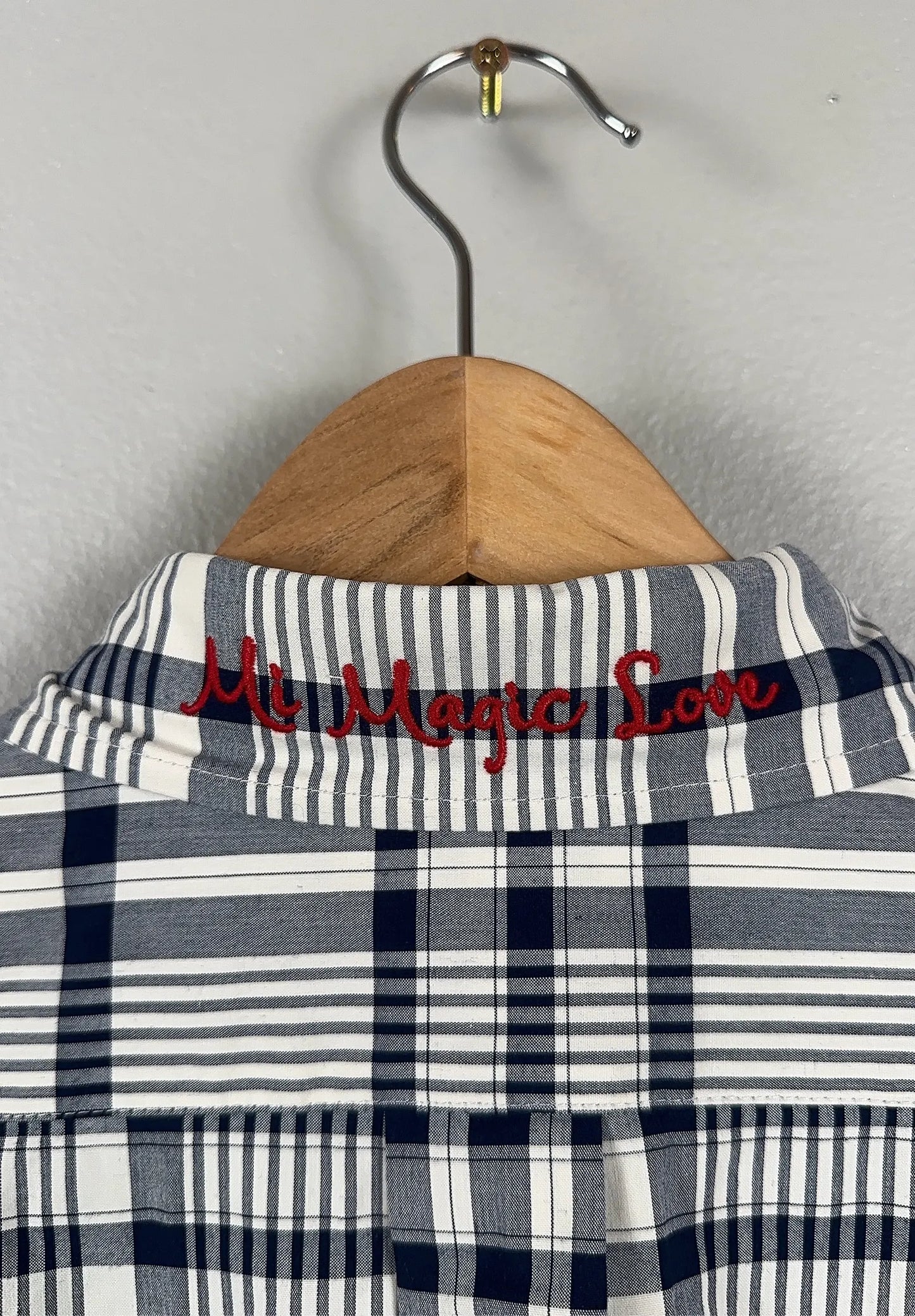 Mi Magic Love Ease Boyfriend Shirt-skjorta NWT