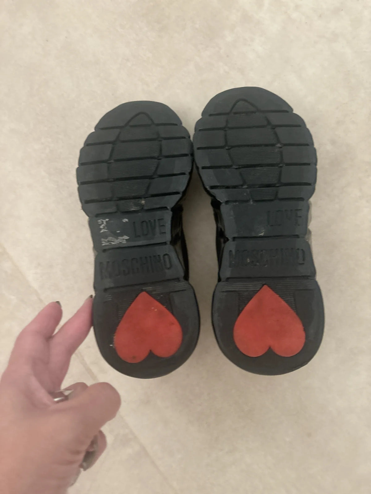 Moschino-sneakers NWT