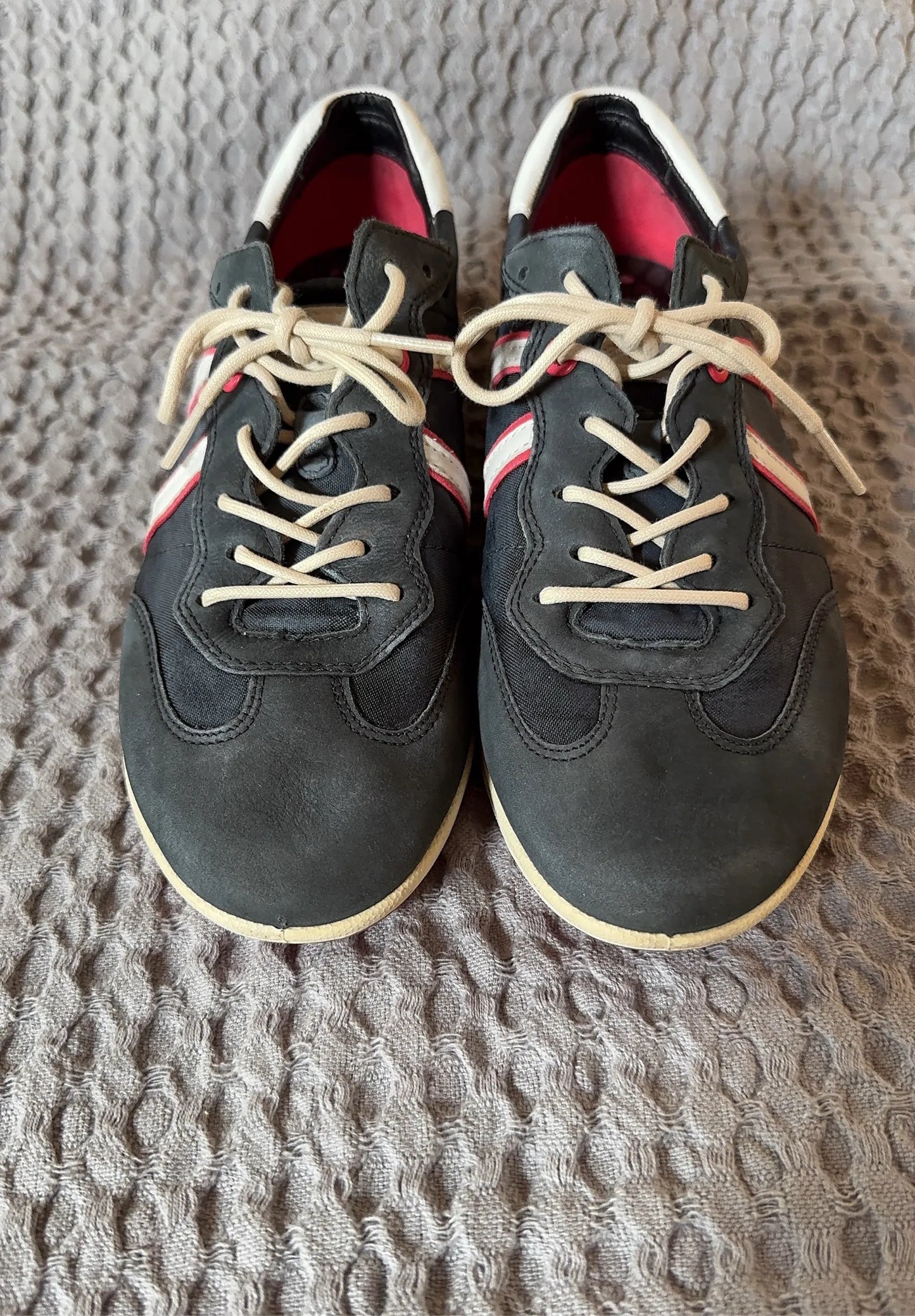ECCO-skinnsneakers