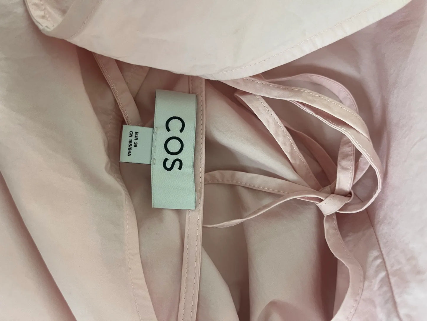 Cos-klänning