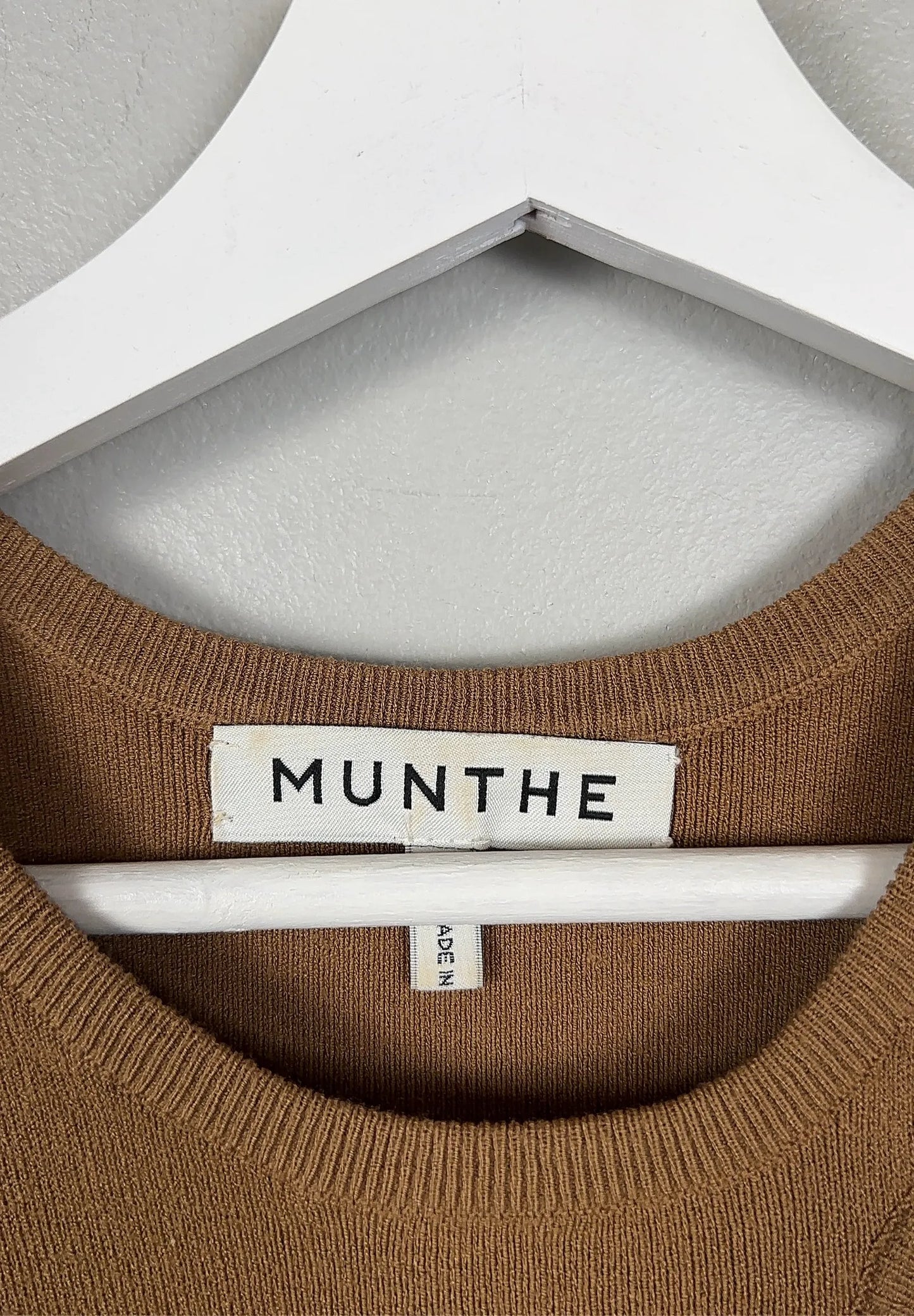MUNTHE Top