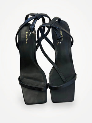 & Other Stories-skinnklackar