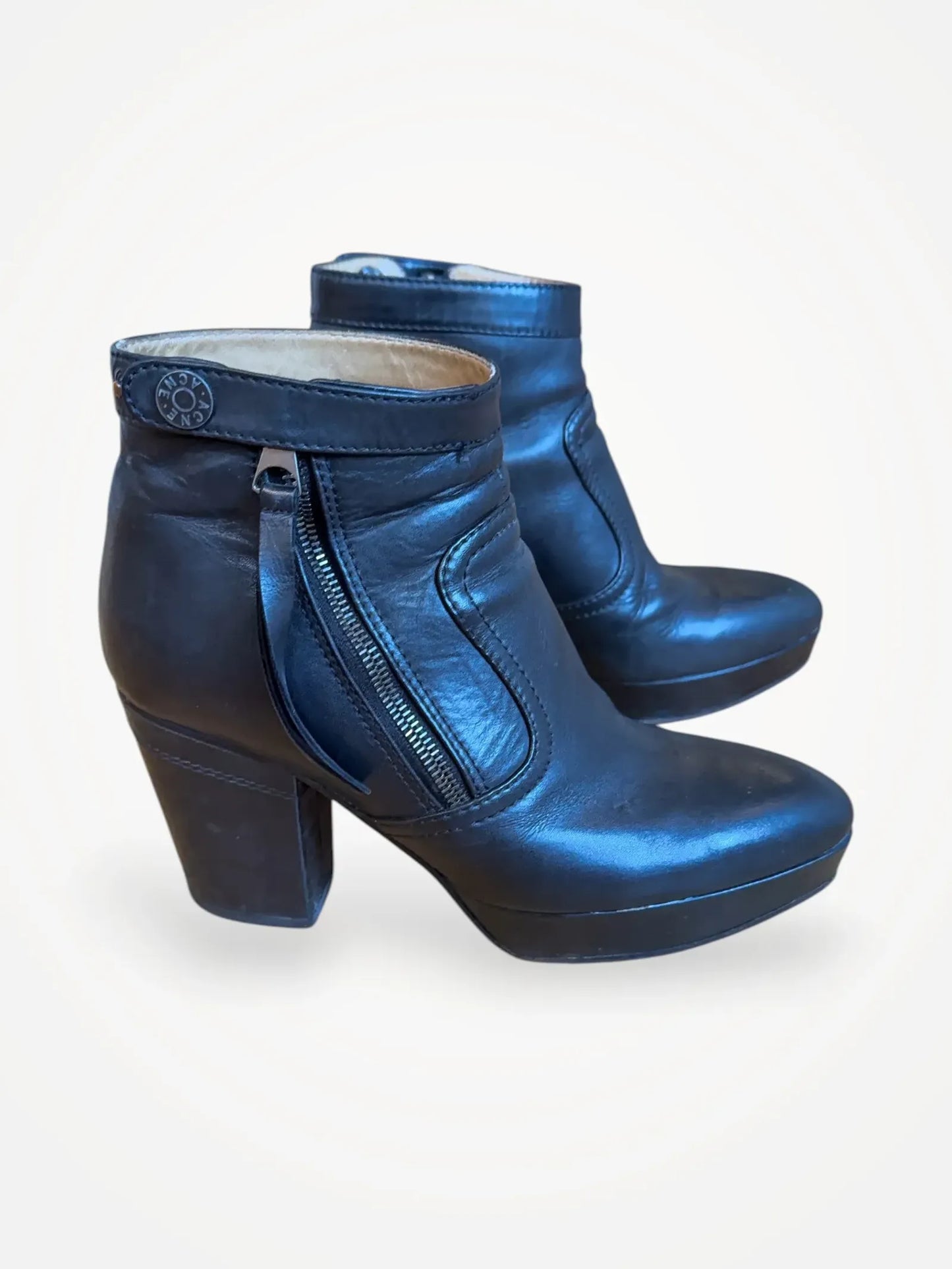 Acne Studios-skinnboots