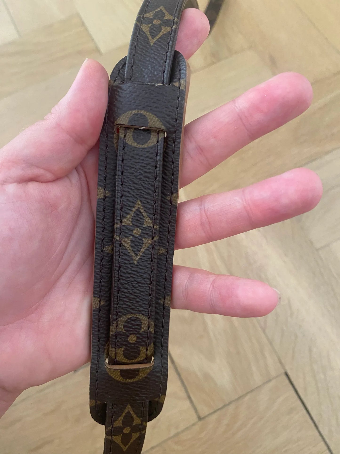 Louis Vuitton Adjustable Shoulder Strap 16 Mm-skinnväska