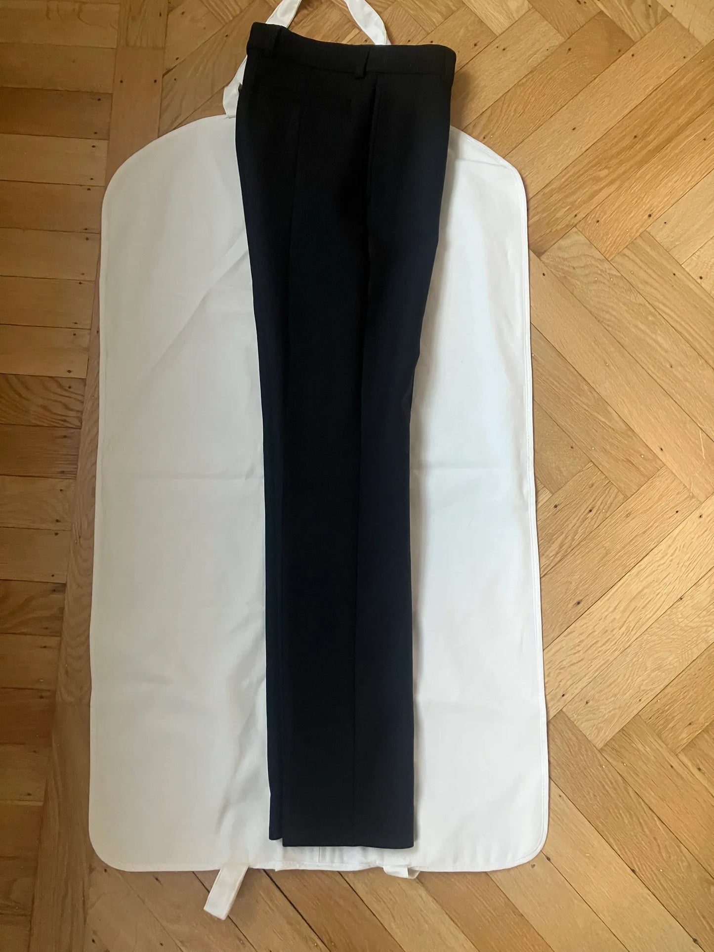Toteme Low Slim-ullkostymbyxor