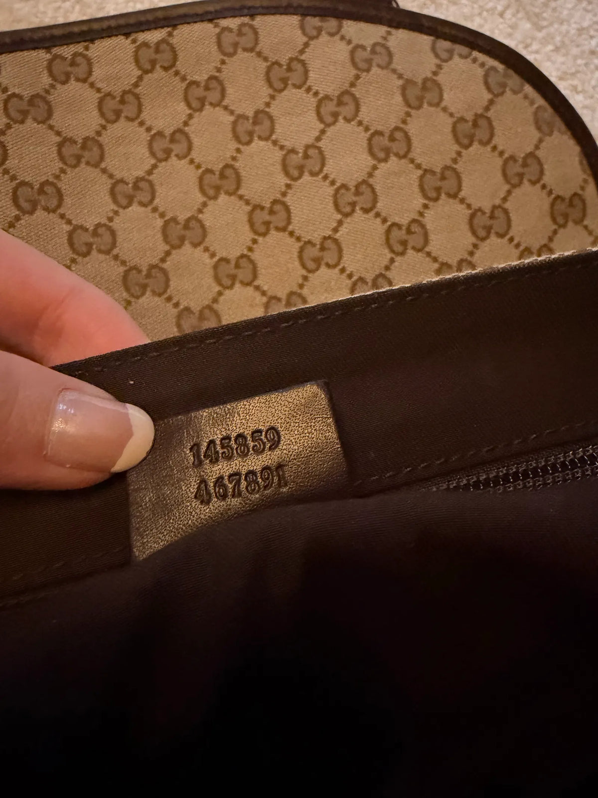 Gucci-axelremsväska