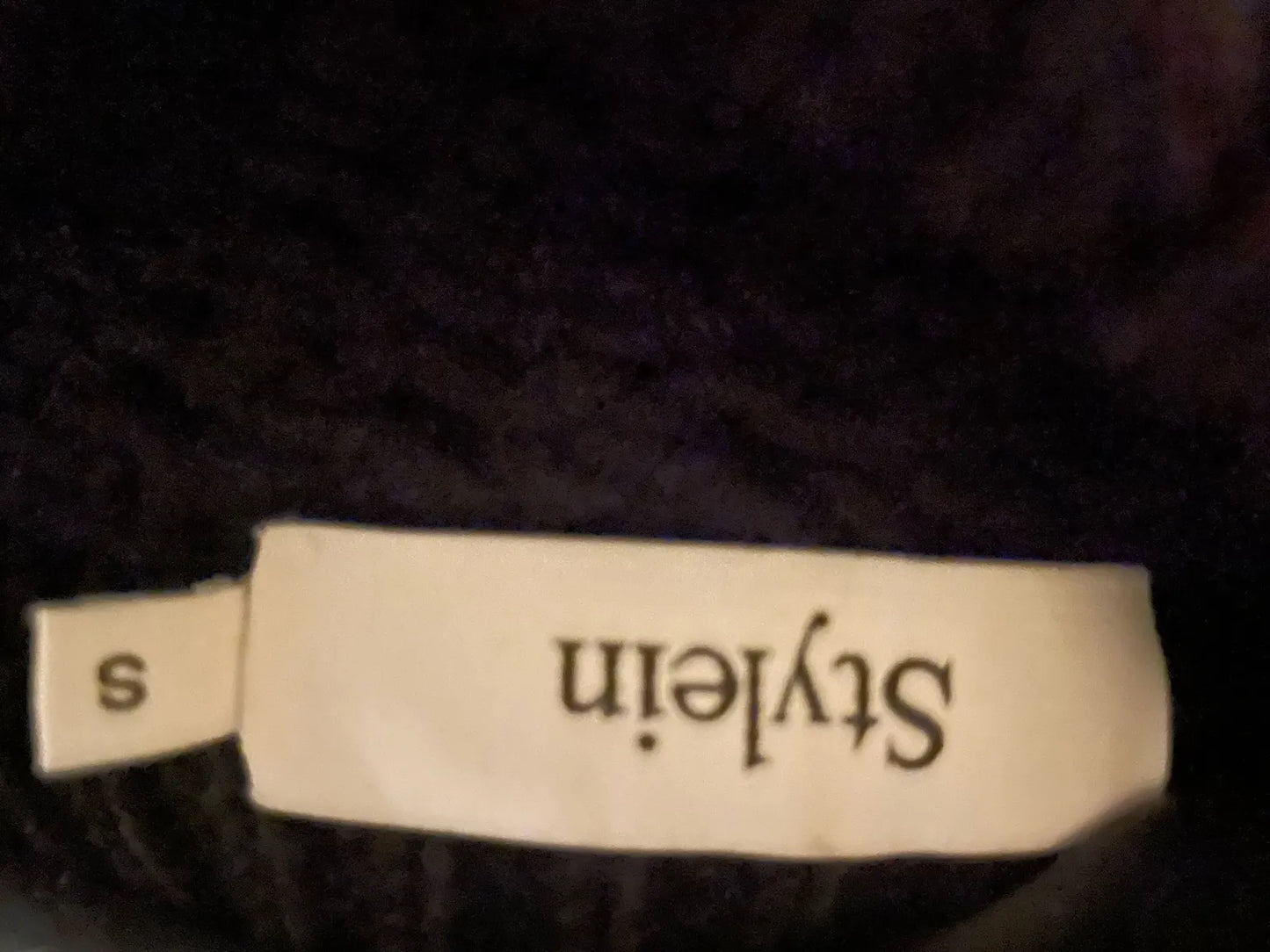 Stylein-ulltröja NWOT
