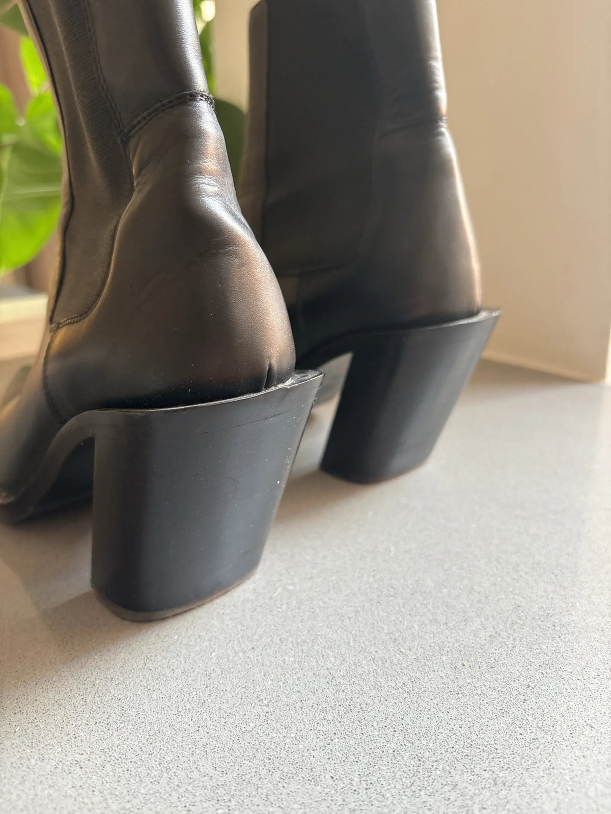Acne Studios-skinnboots