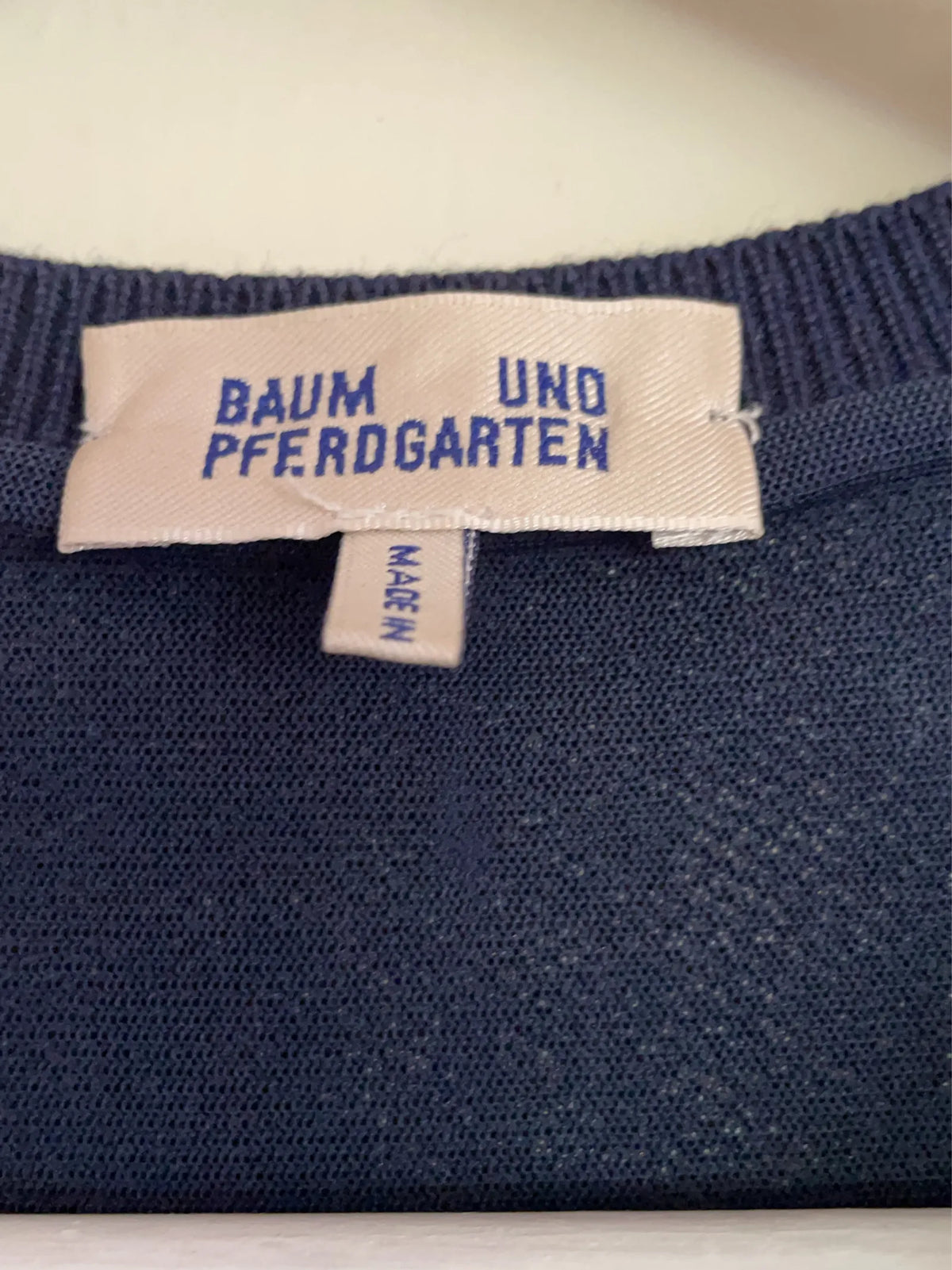 Baum und Pferdgarten Tunic