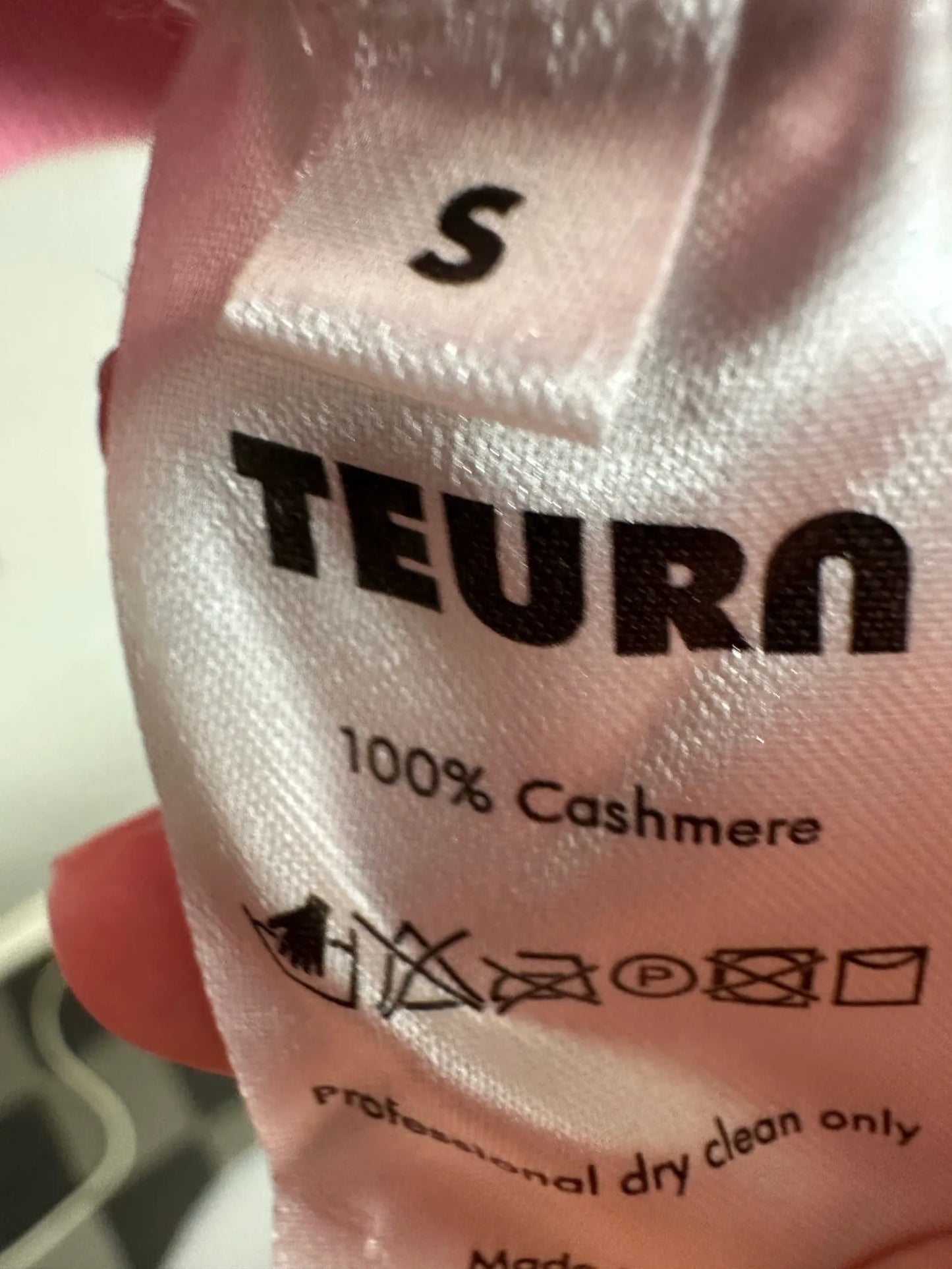Teurn Studios-kashmirtröja