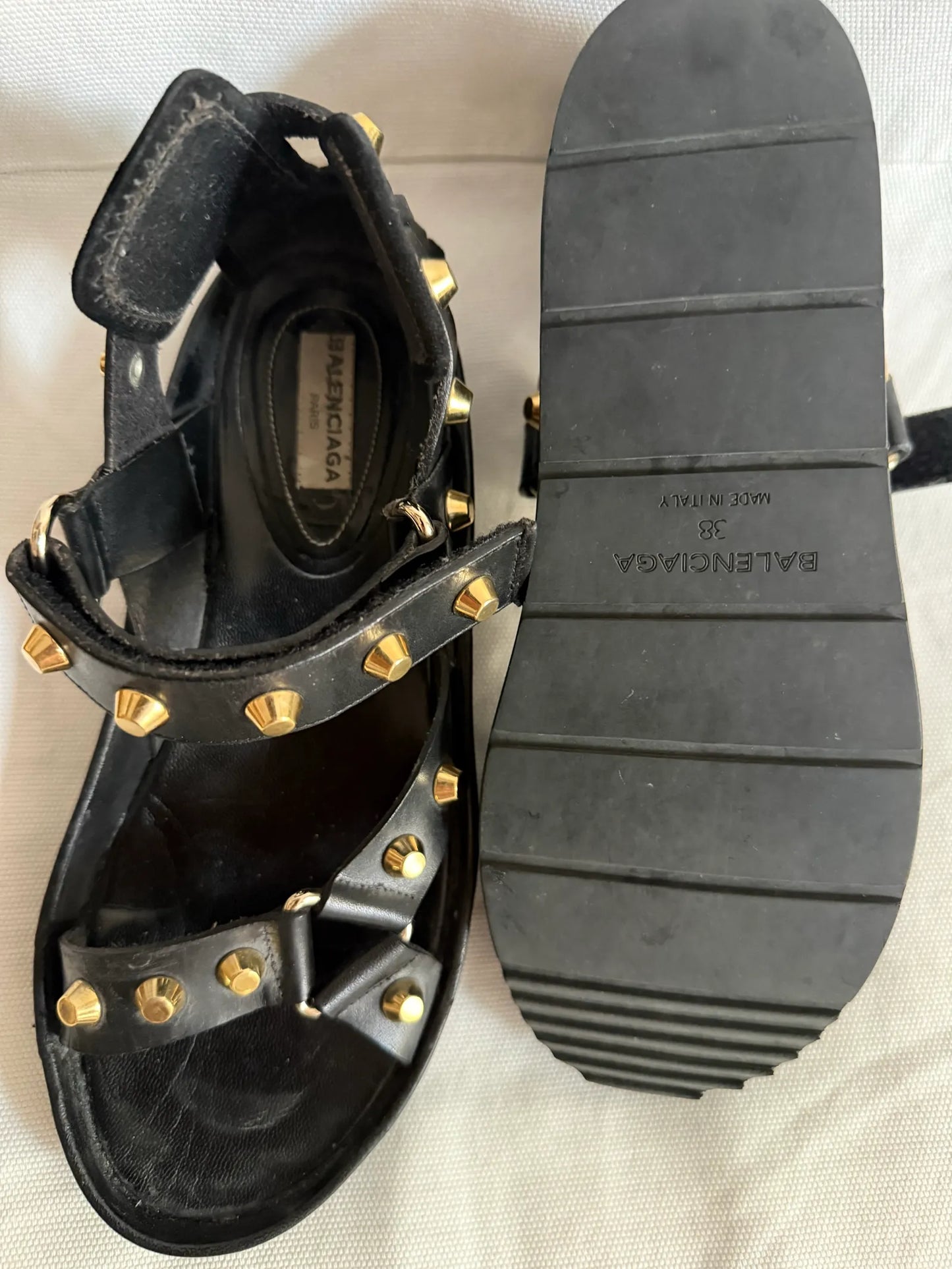 Balenciaga Arena Giant Studded Flat (-skinnsandaler