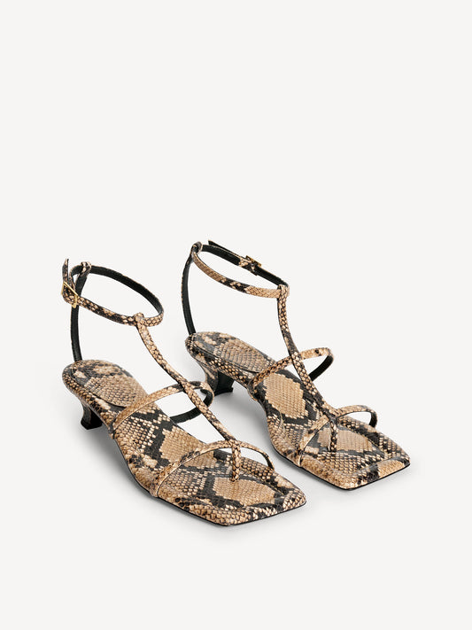Teva Teva-skinnsandaler NWOT