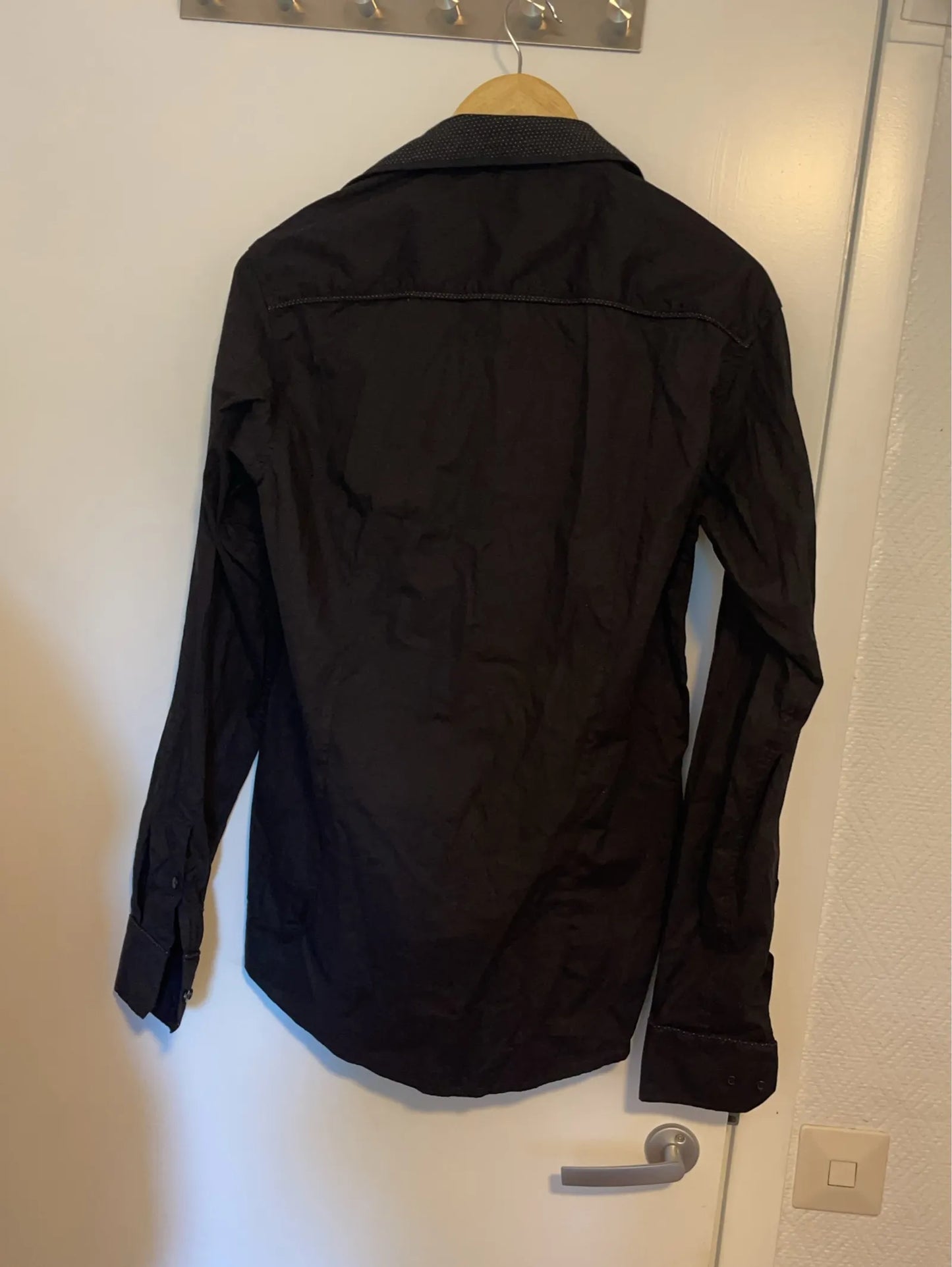Armani-skjorta NWOT
