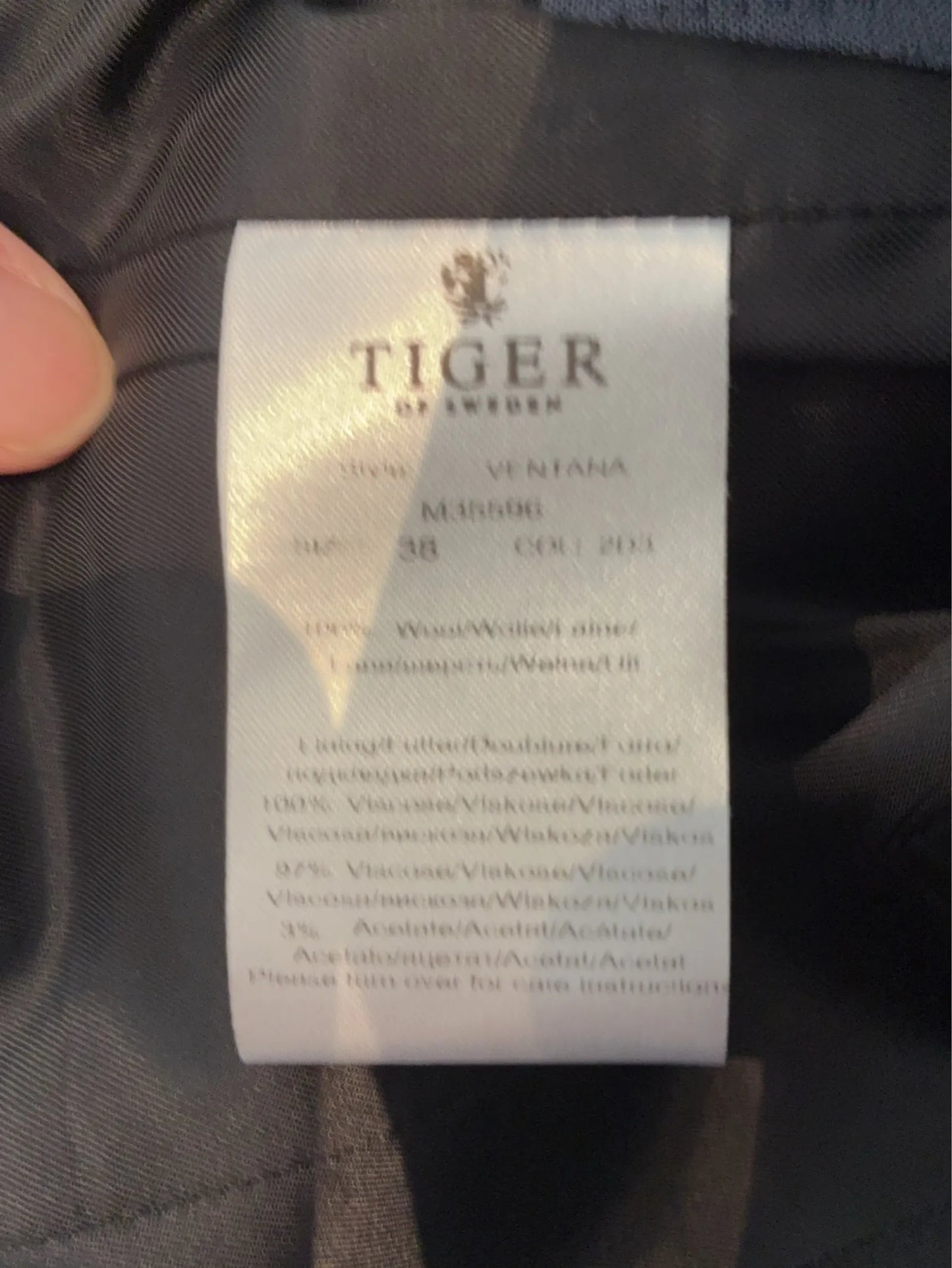 Tiger of Sweden-ullkostym