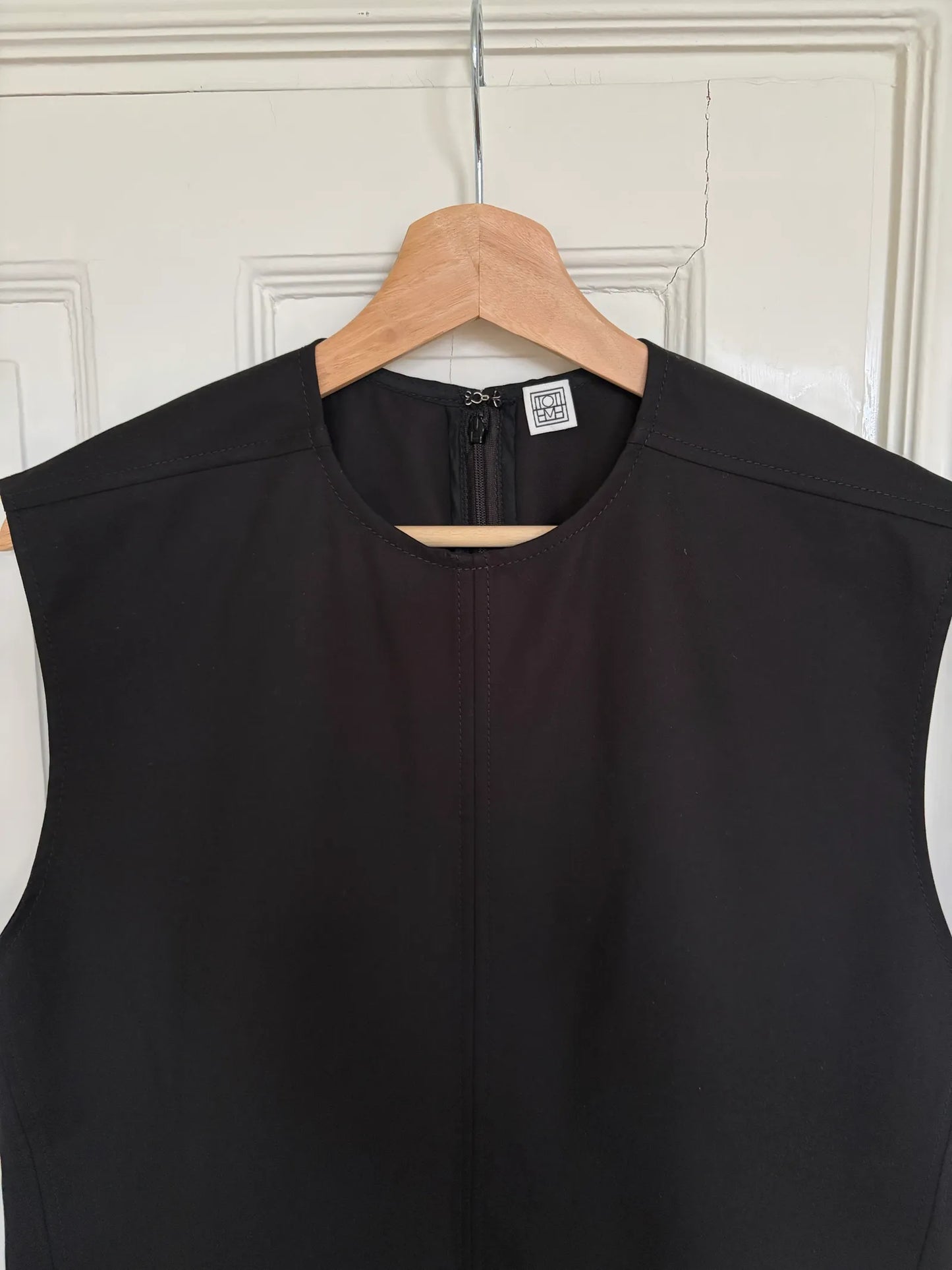 Toteme Sleeveless Twisted-seam-topp NWOT