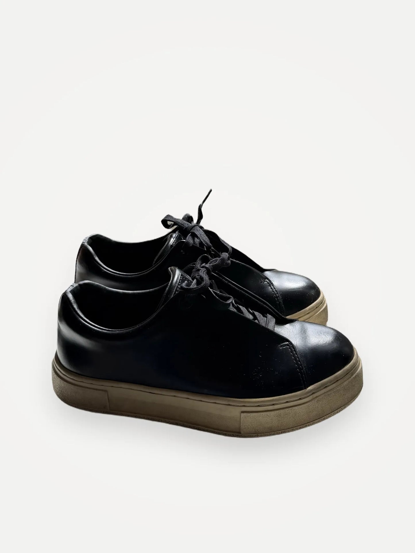 Doja Shiny Lace-up Sneakers