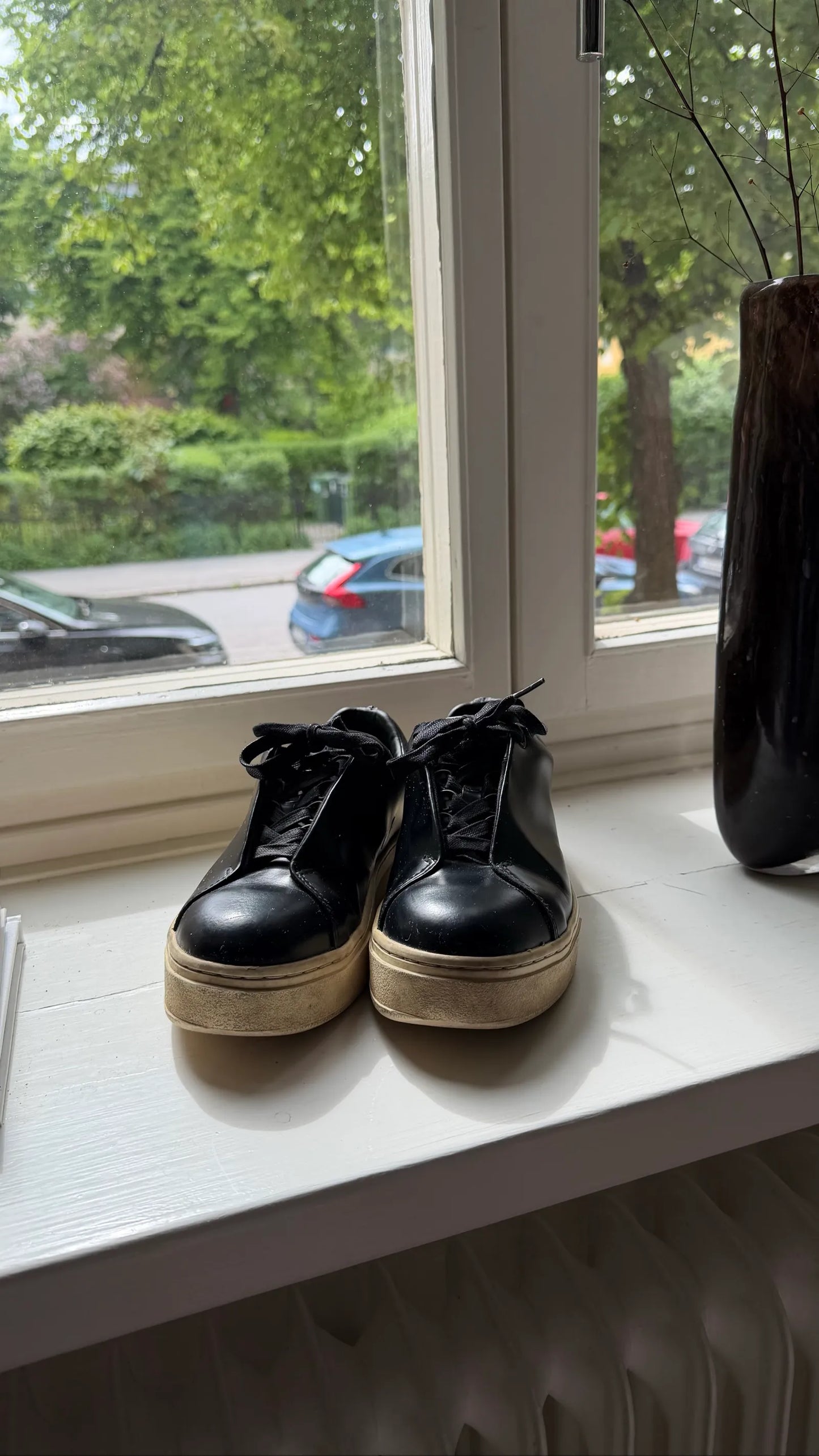 Doja Shiny Lace-up Sneakers