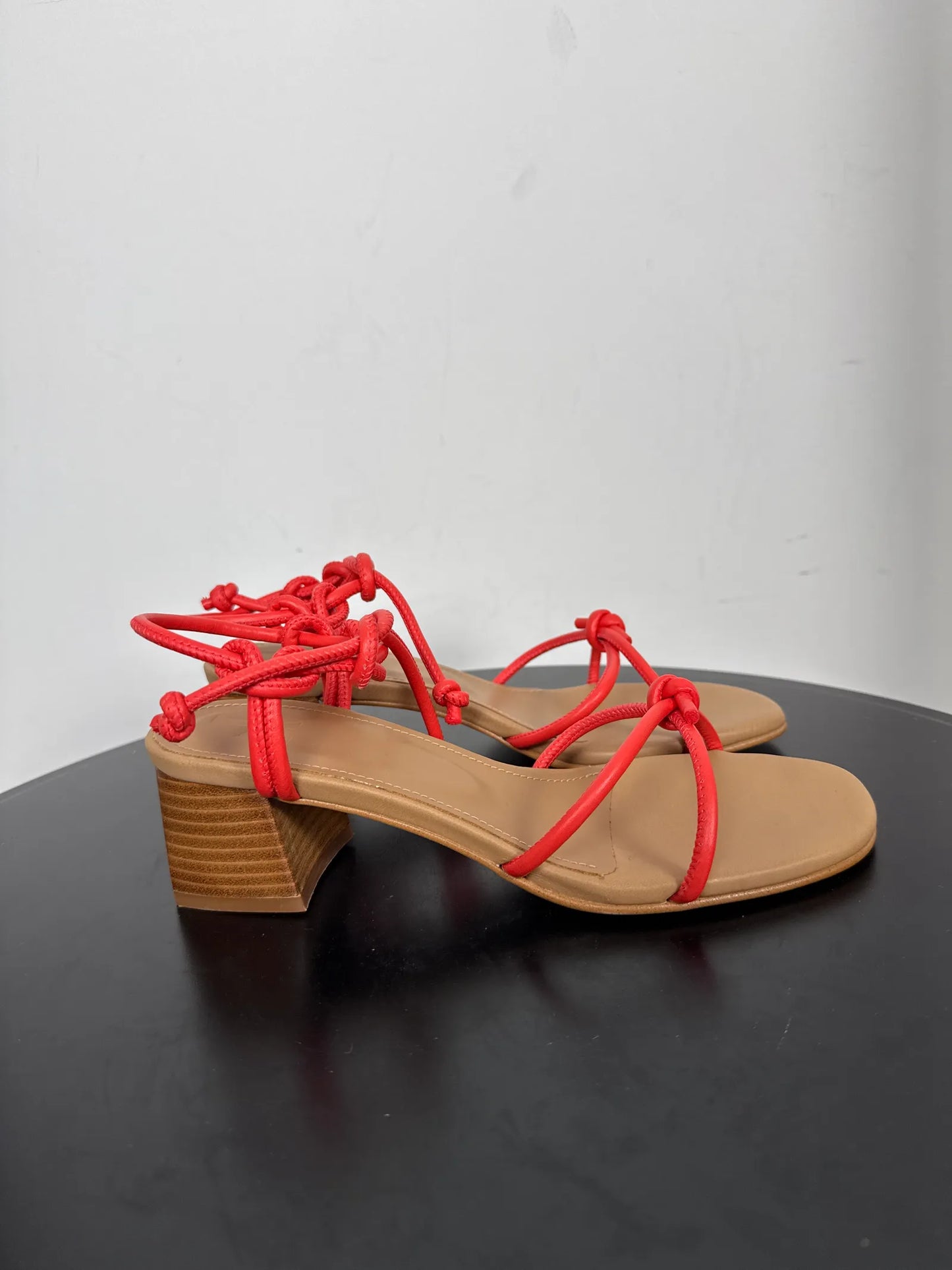 Flattered Edith Coral Red Leather-skinnklackar NWOT