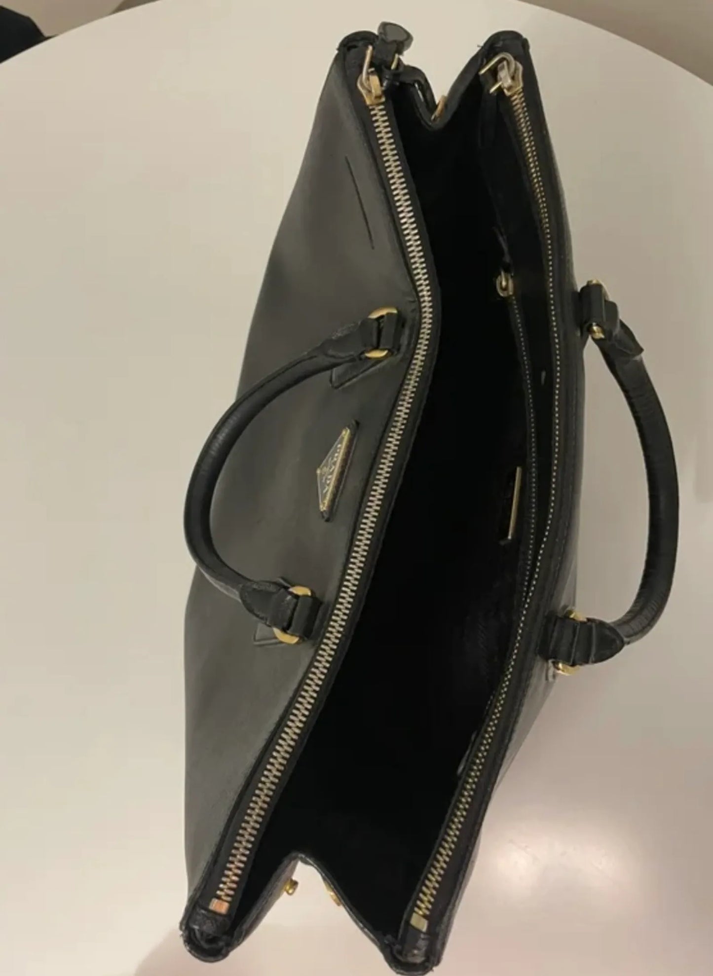 Prada Galleria-skinnhandväska