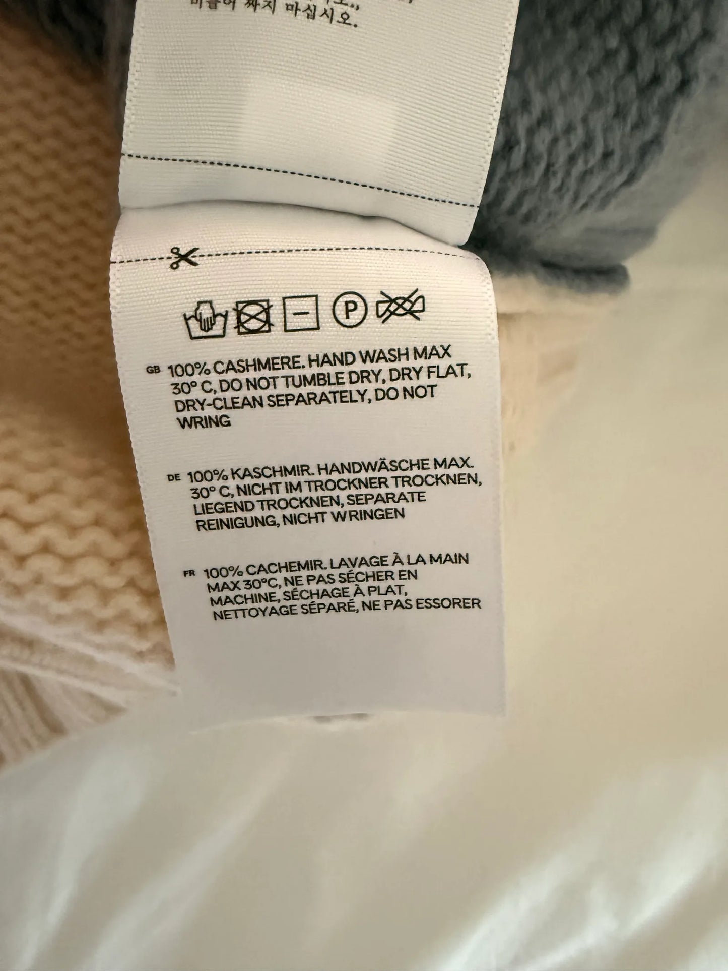Soft Goat Tvåfärgad, Gråblå På Framsida Och Beige Baksida Turtleneck