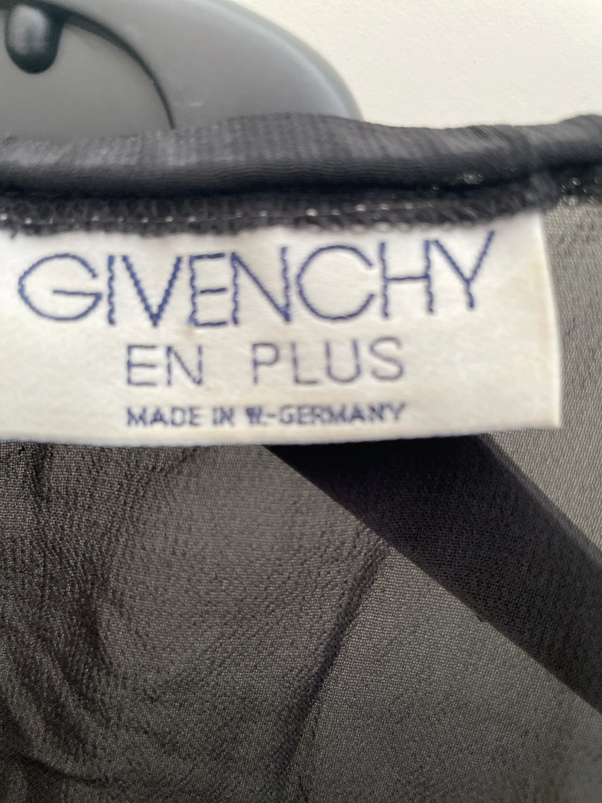Givenchy-linne