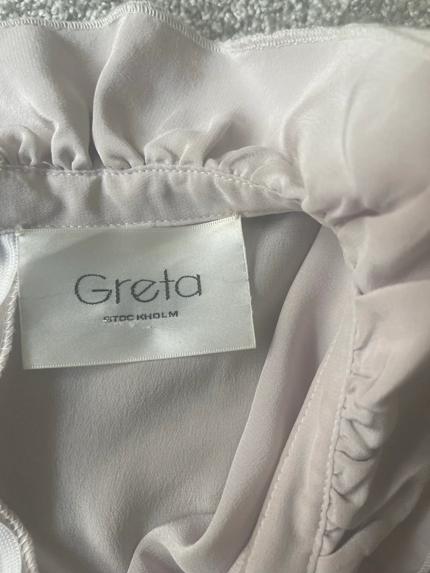 Greta-sidenblus NWOT