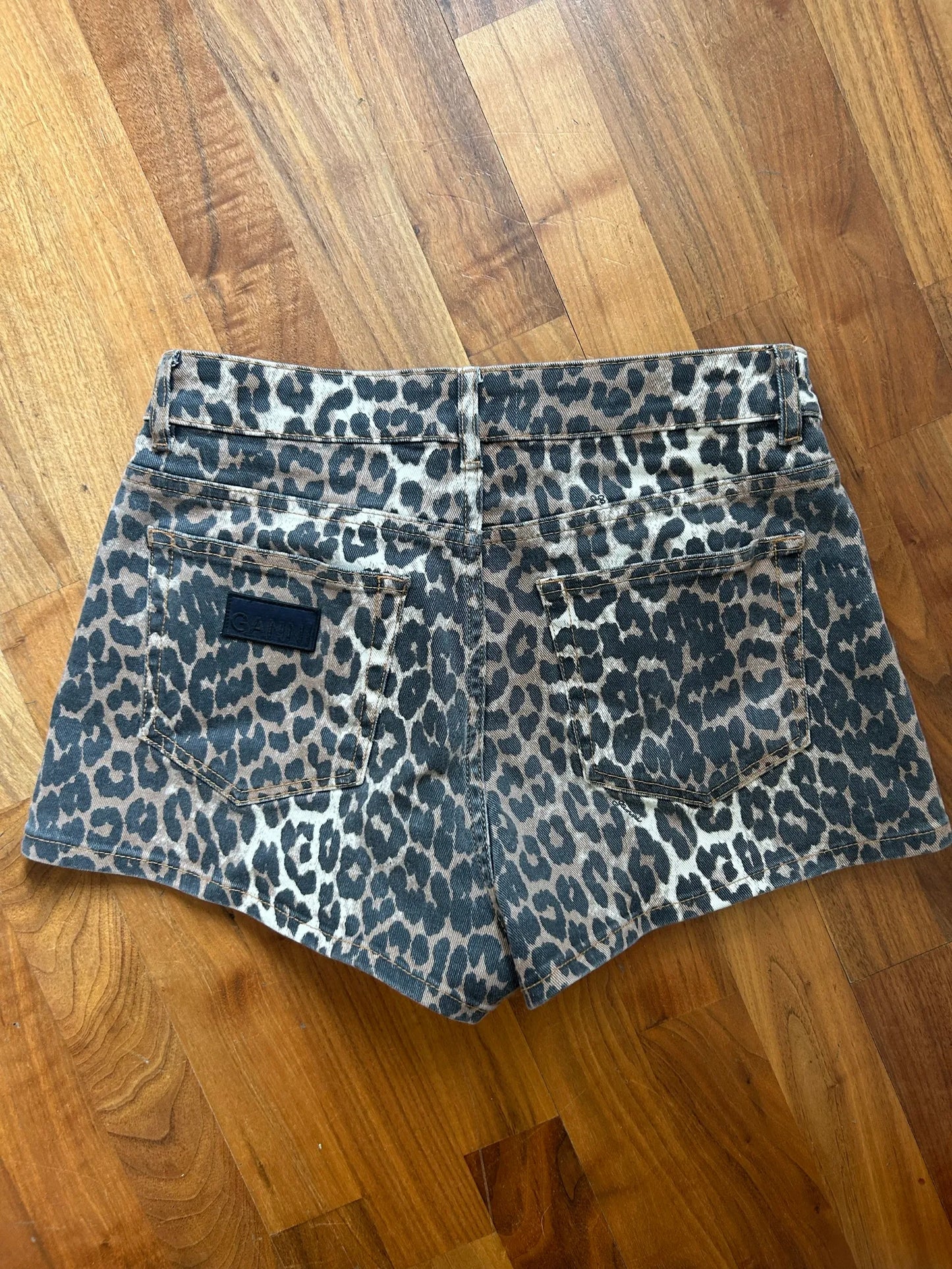 Ganni Leopard Print-shorts