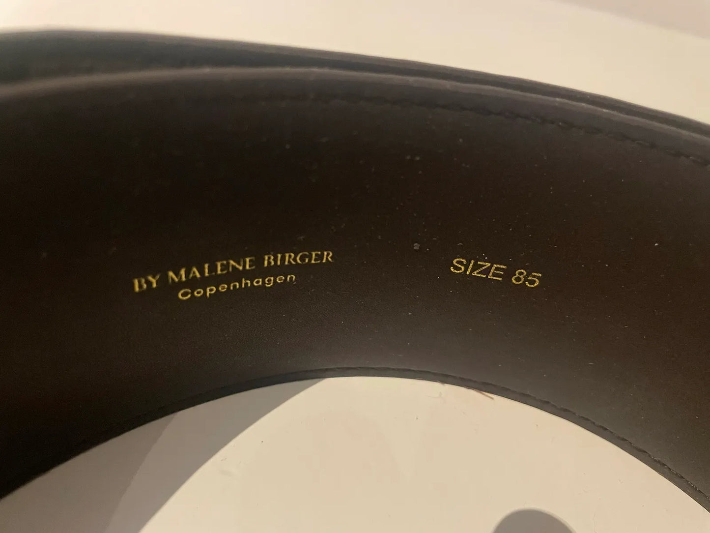 By Malene Birger Swirl-skinnbälte