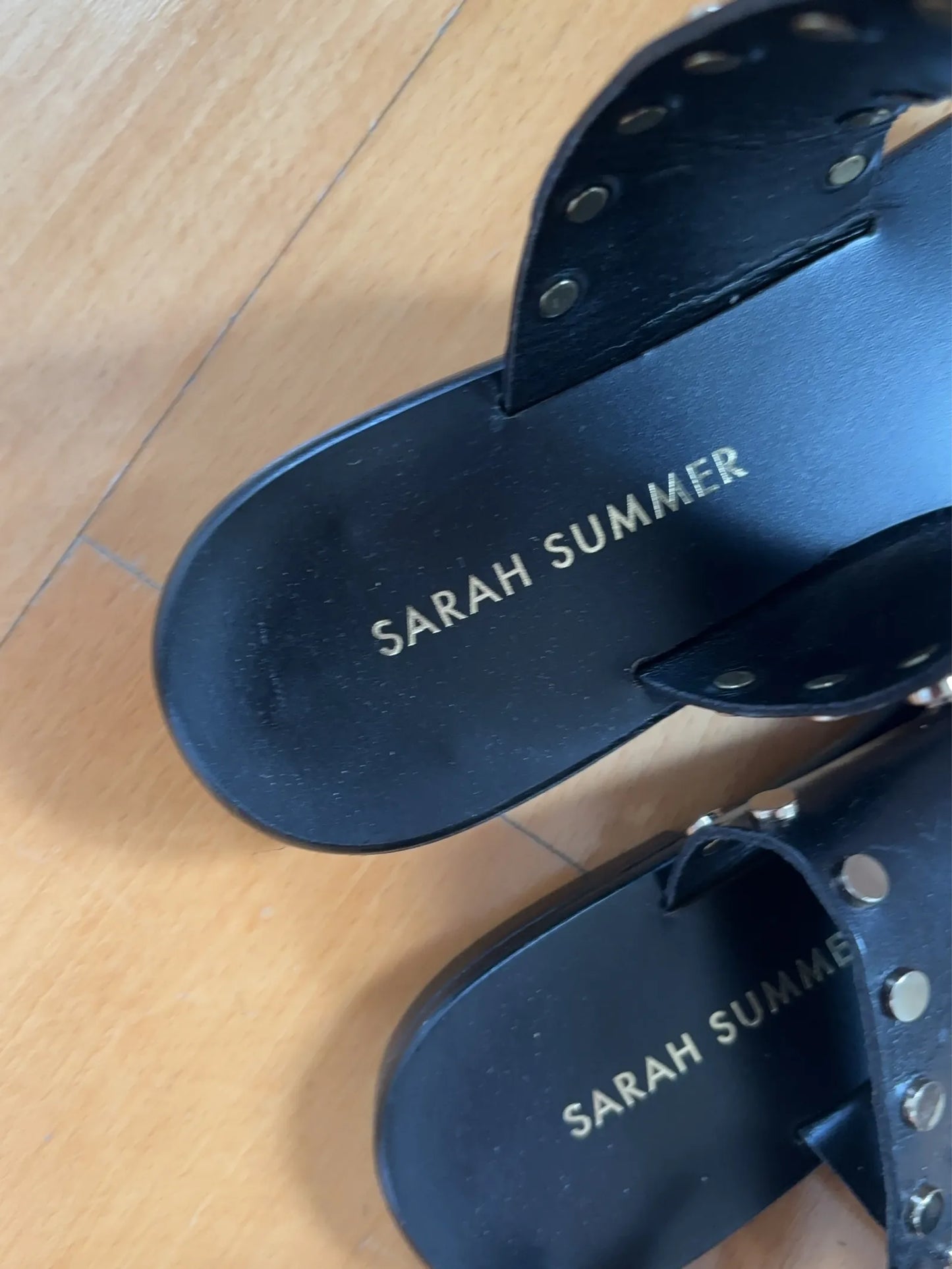 Sarah Summer-skinnsandaler NWOT