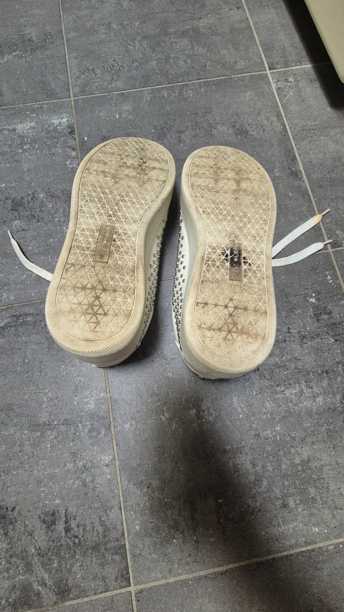 Steve Madden-skinnsneakers