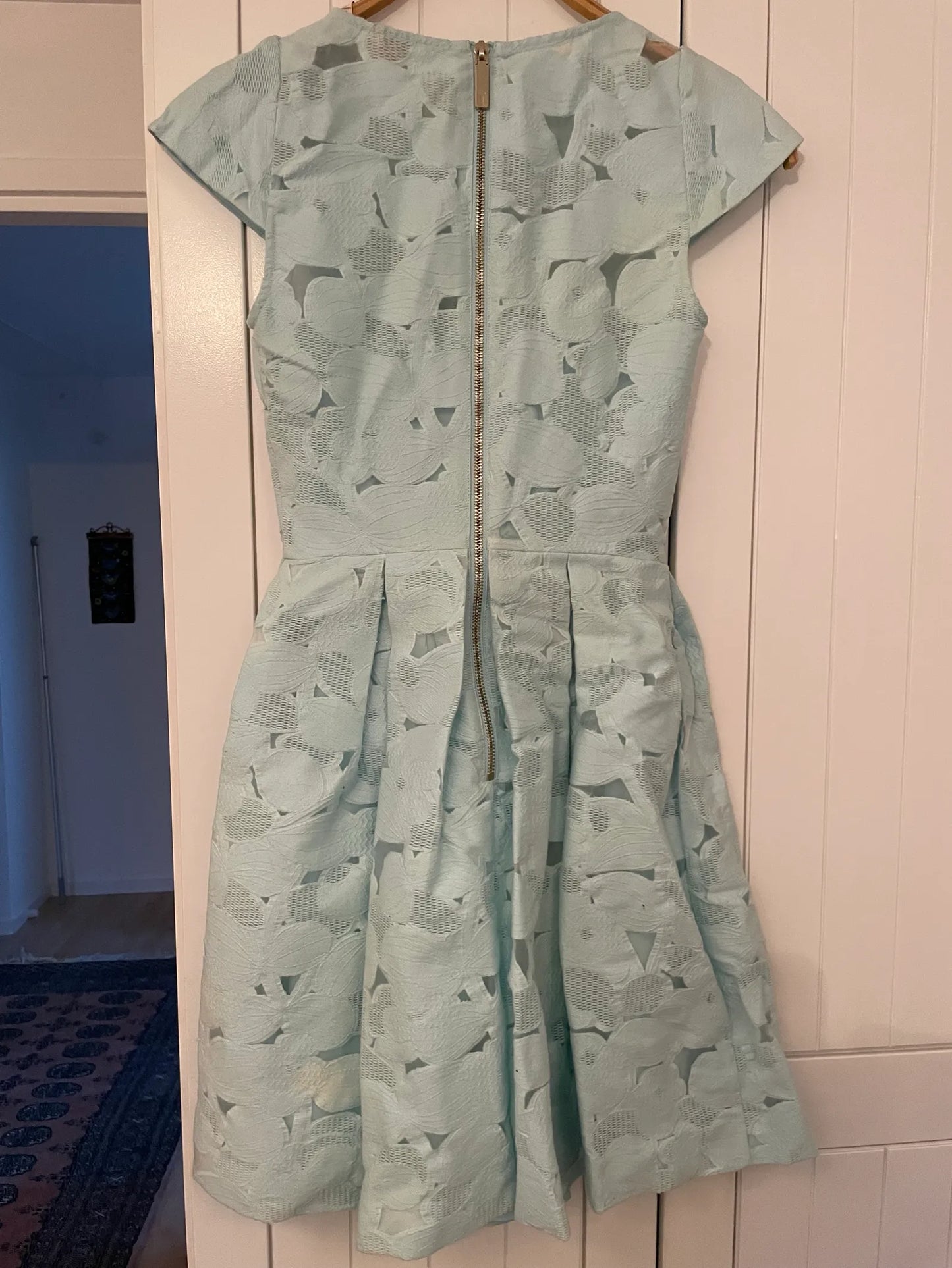 Ted Baker-klänning