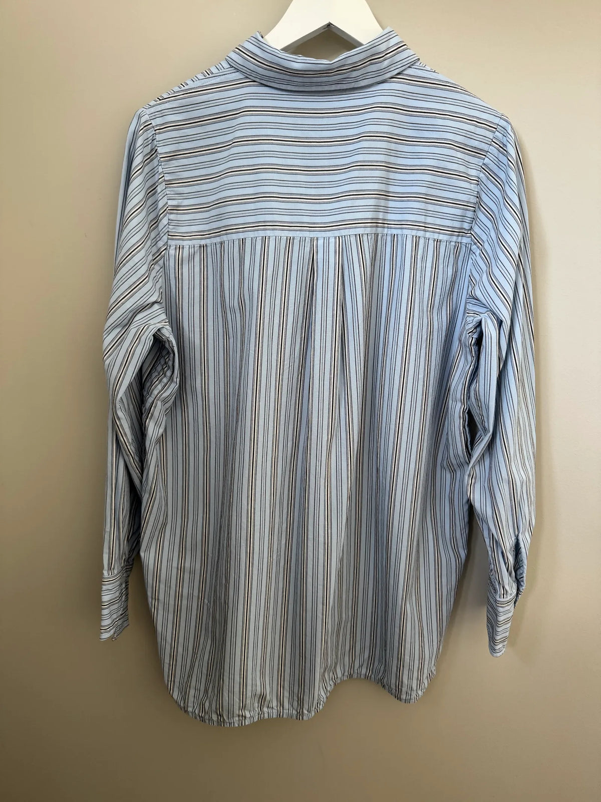 Levete Room Shirt