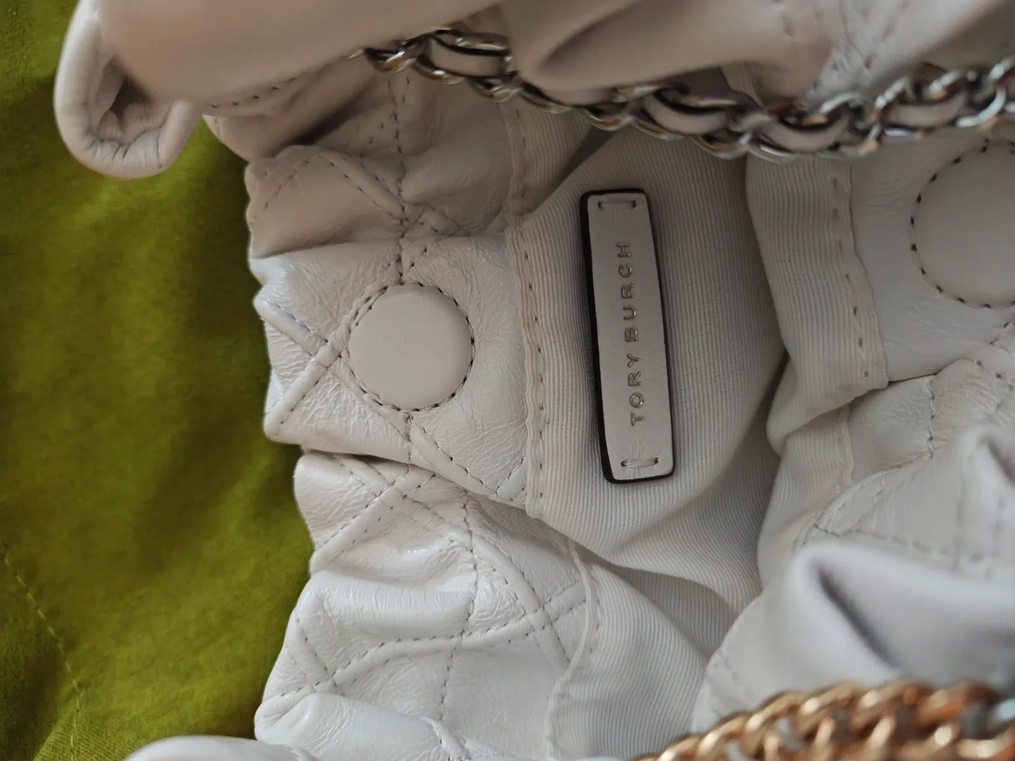 Tory Burch-skinnaxelremsväska NWOT