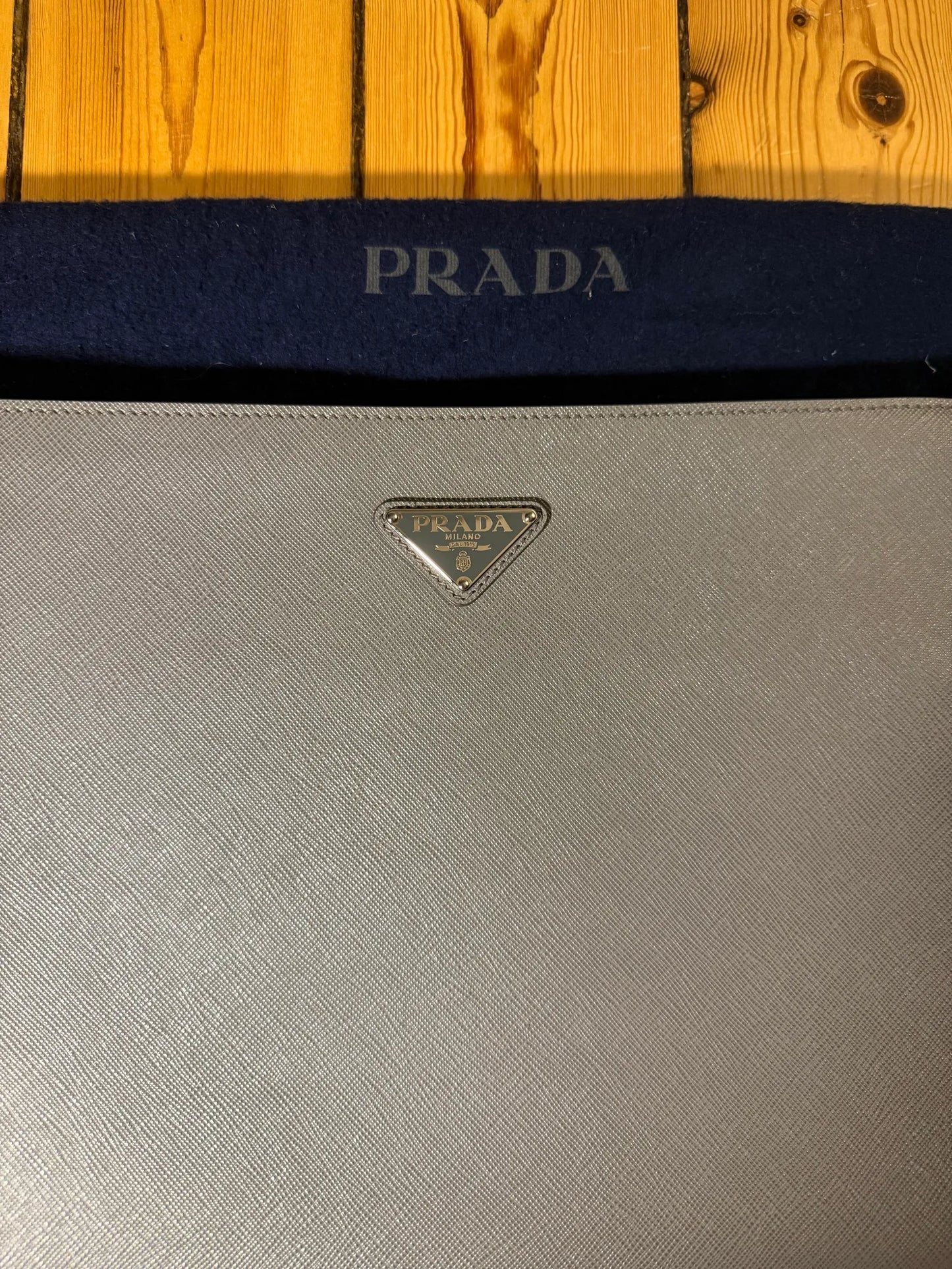 Prada Document Holder Saffiano-skinnkuvertväska NWOT