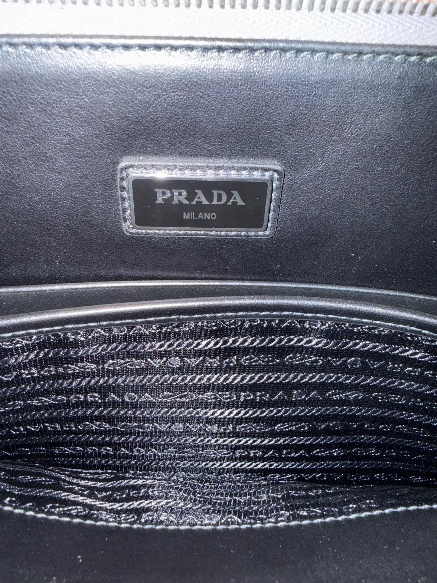 Prada Document Holder Saffiano-skinnkuvertväska NWOT